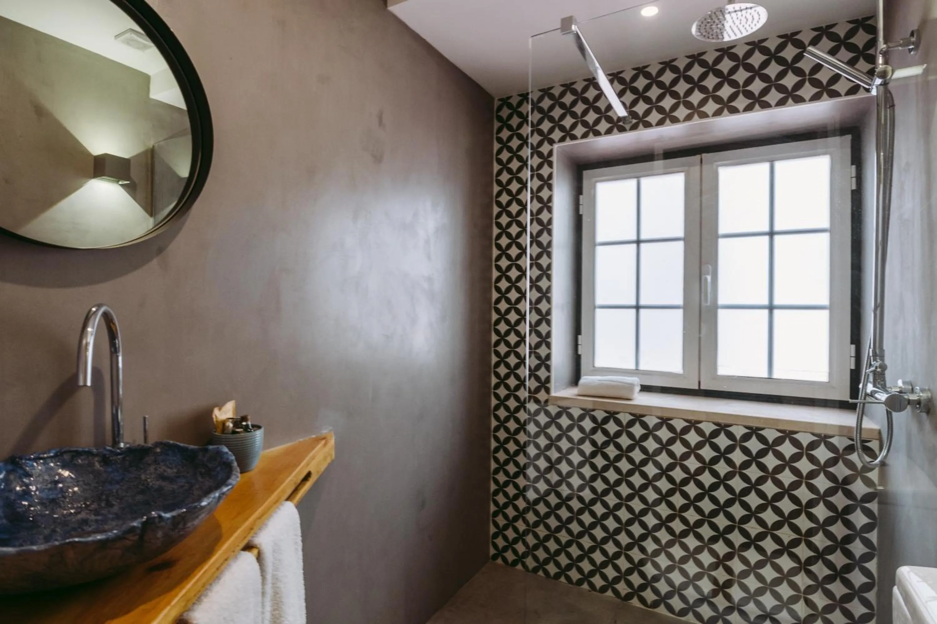 Bathroom in 19 Tile Ceramic Concept - by Unlock Hotels