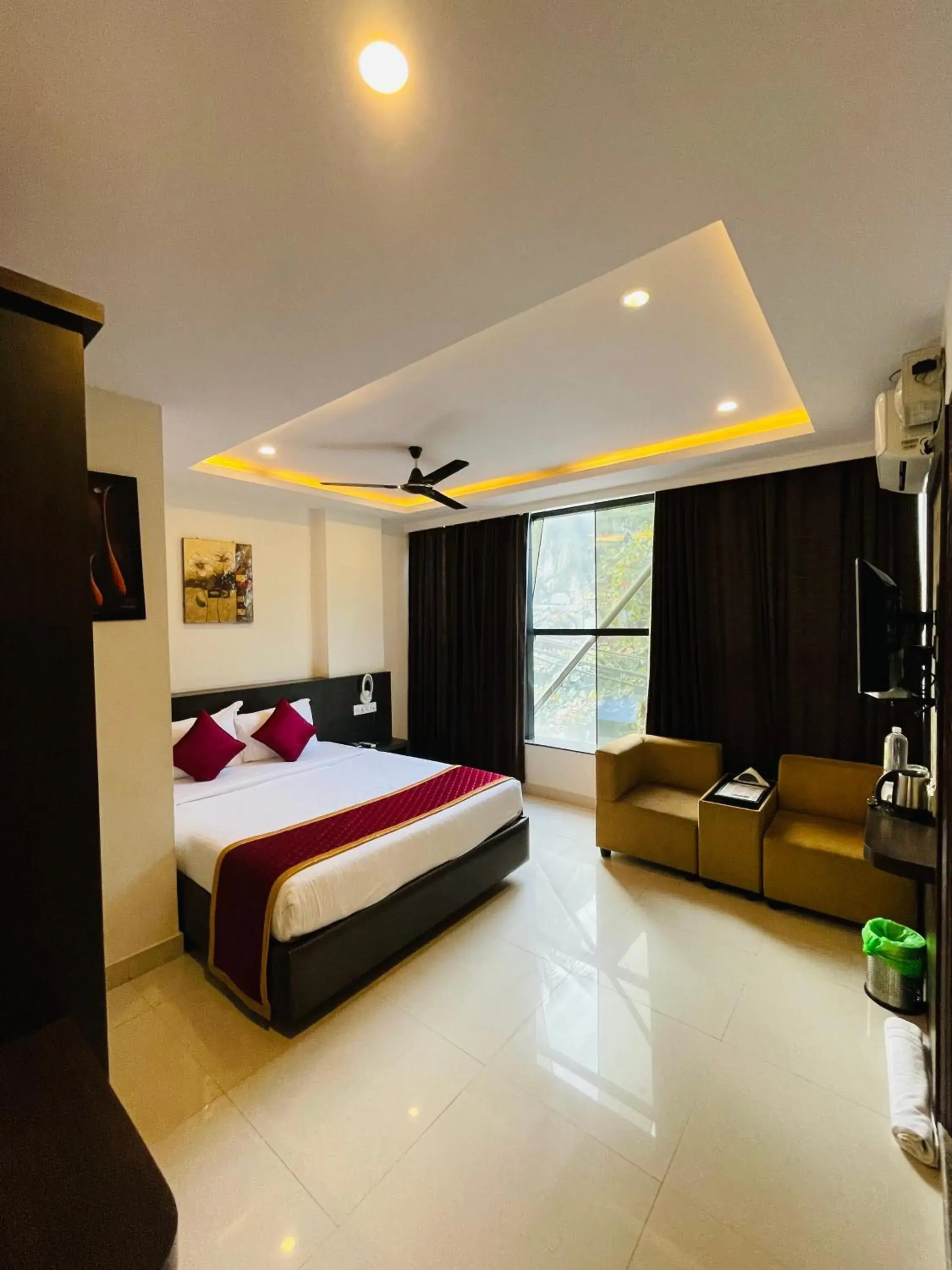Deluxe Double Room in The Porch Inn Hotel & Service Apartments Near Nimhans Hospital Deluxe Double Room in The Porch Inn Hotel & Service Apartments Near Nimhans Hospital