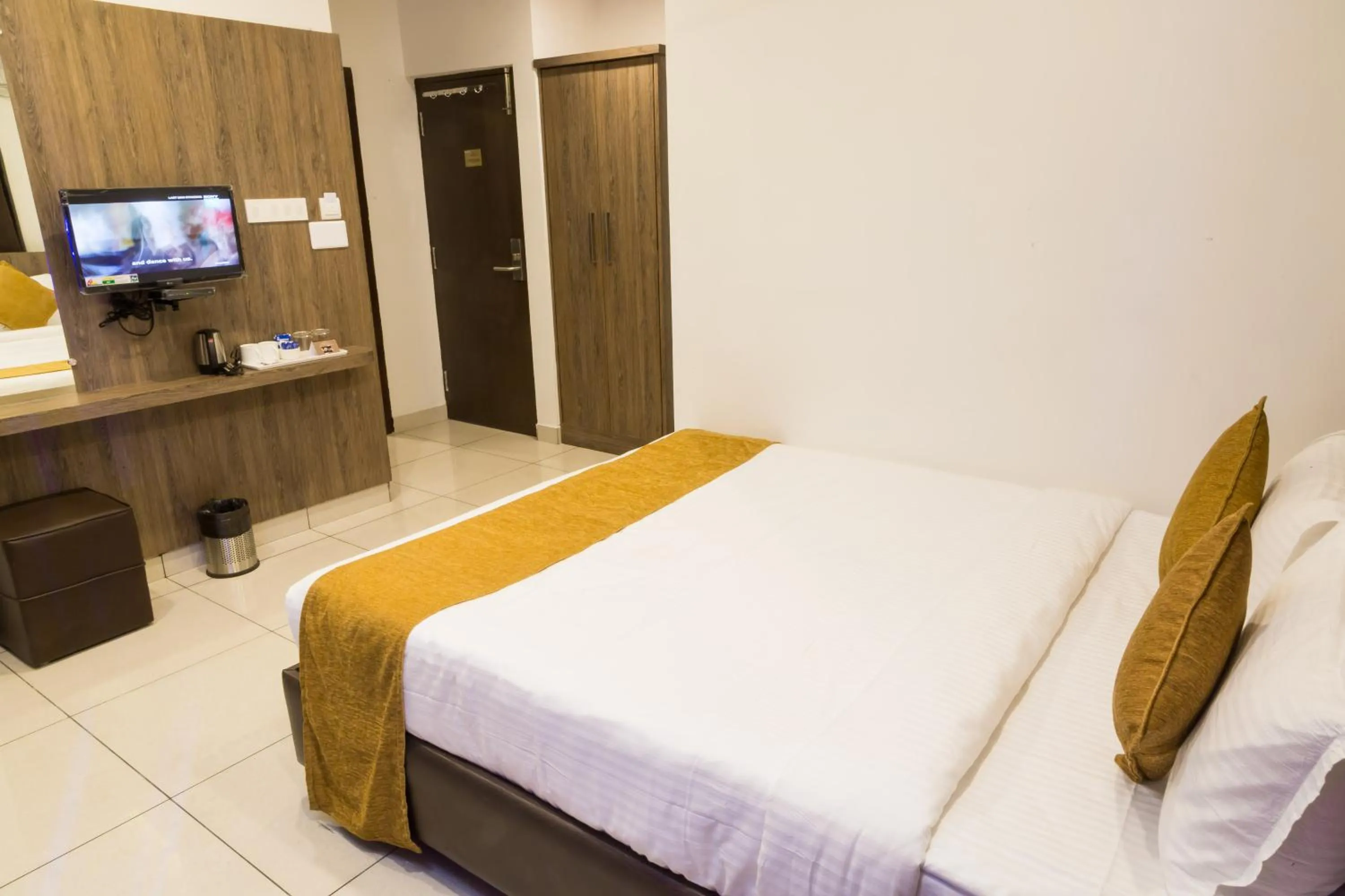 Bed in The Porch Inn Hotel & Service Apartments Near Nimhans Hospital