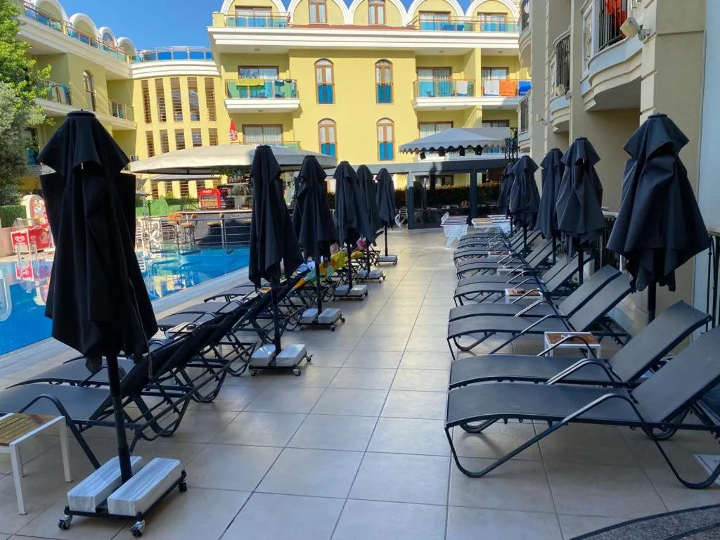 Club Karakas Apart Otel