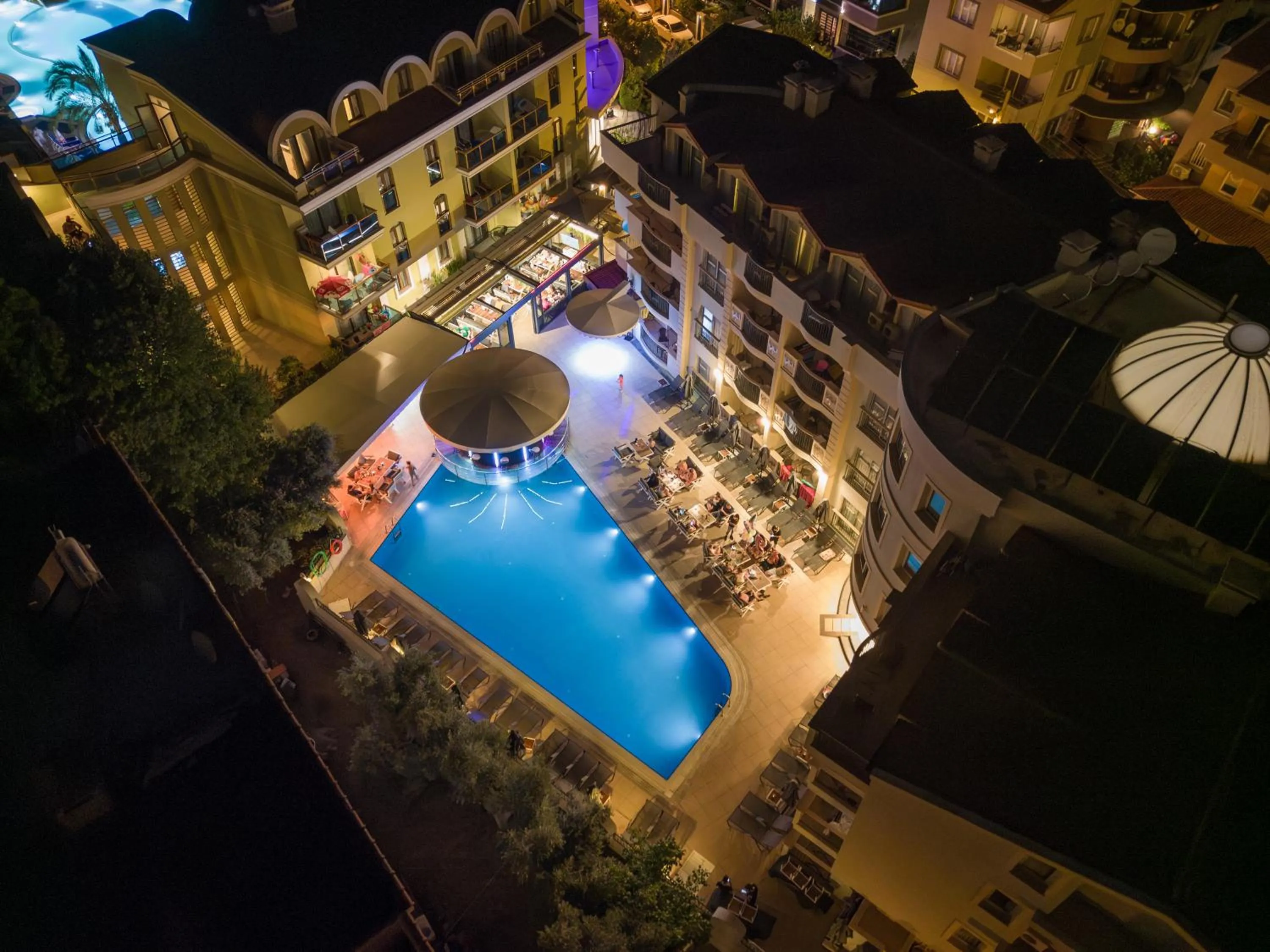 Club Karakas Apart Otel