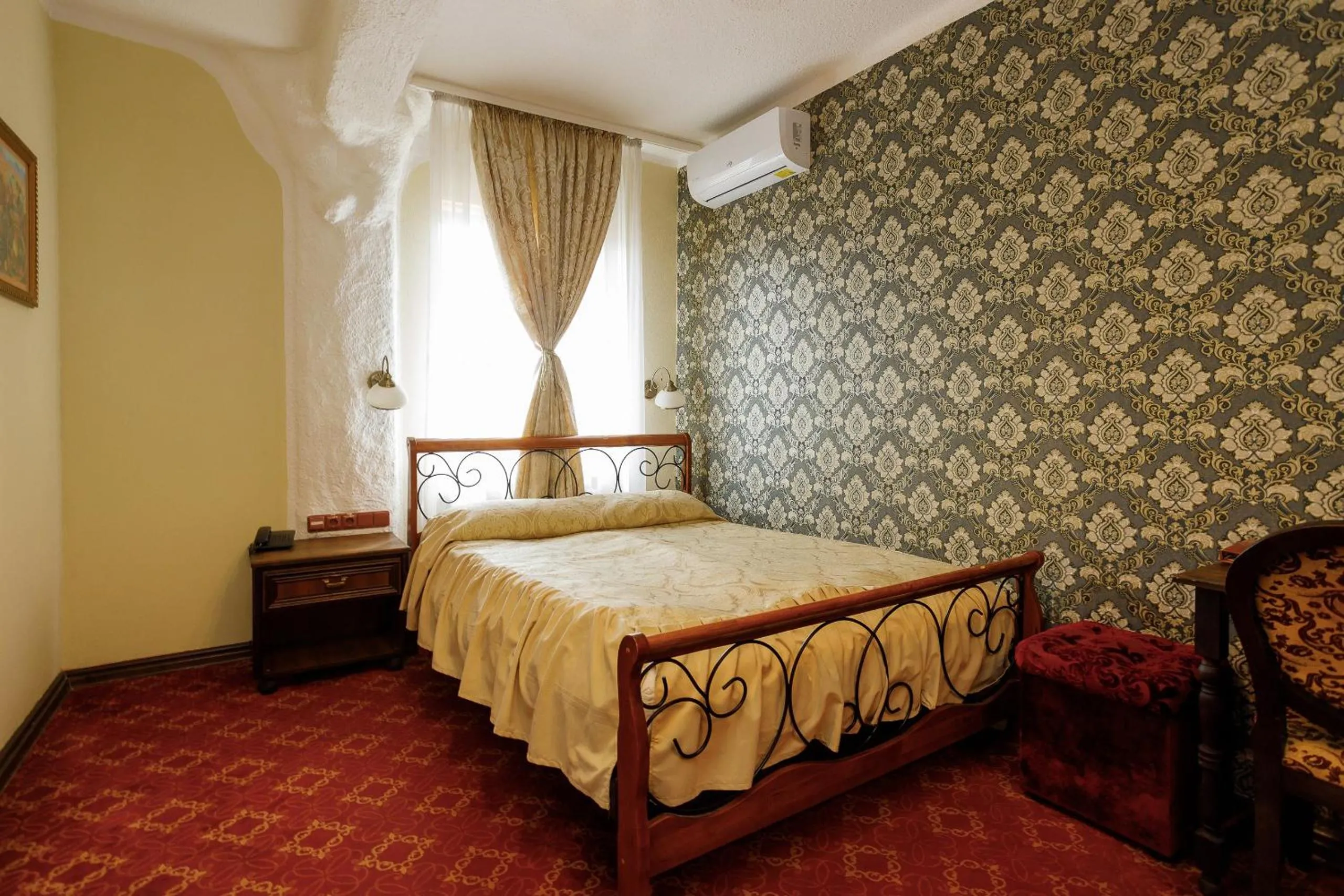 Standard Double Room with One Double Bed in Hotel Kilikiya