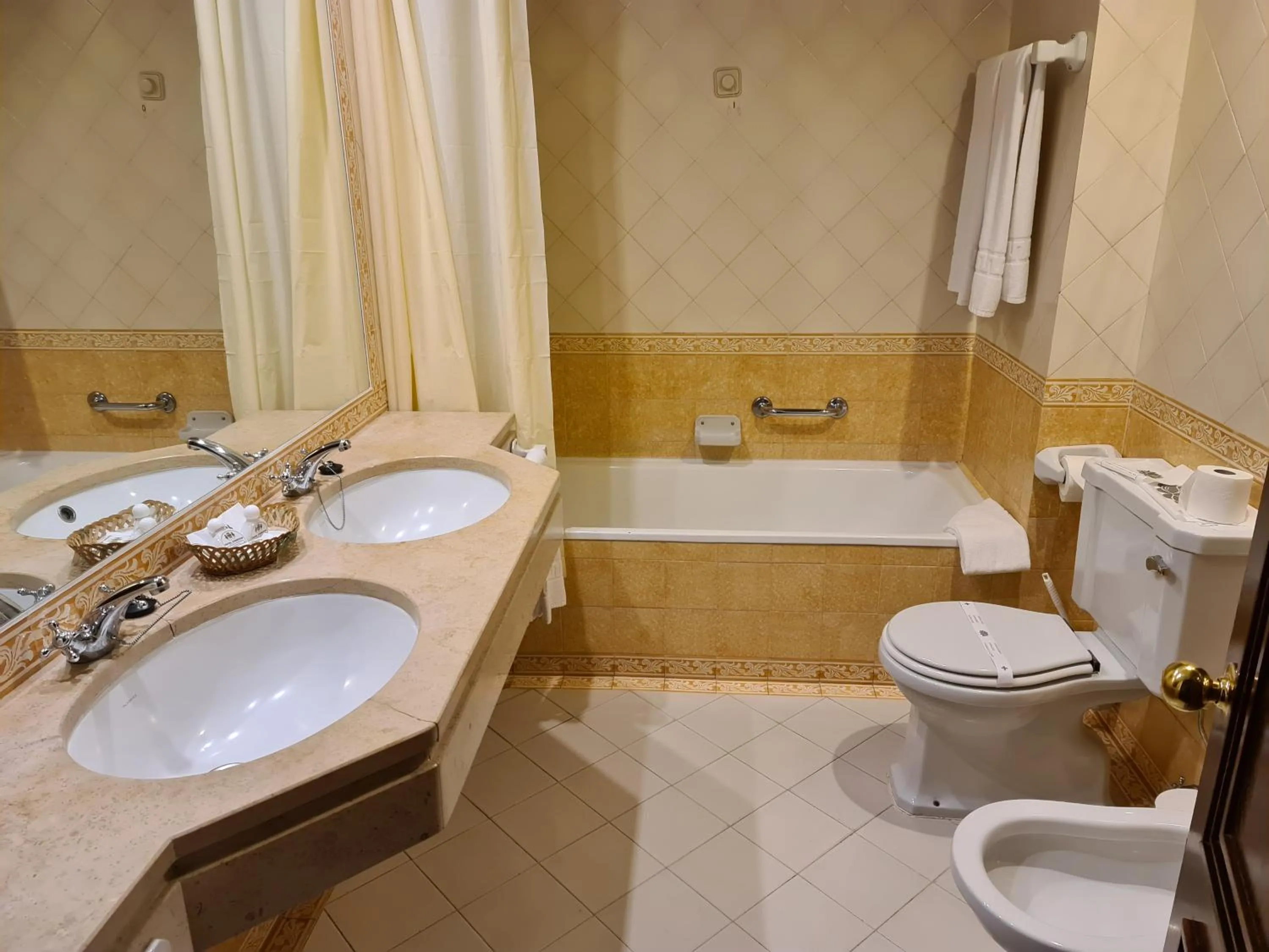 Bathroom in Hotel Urgeirica