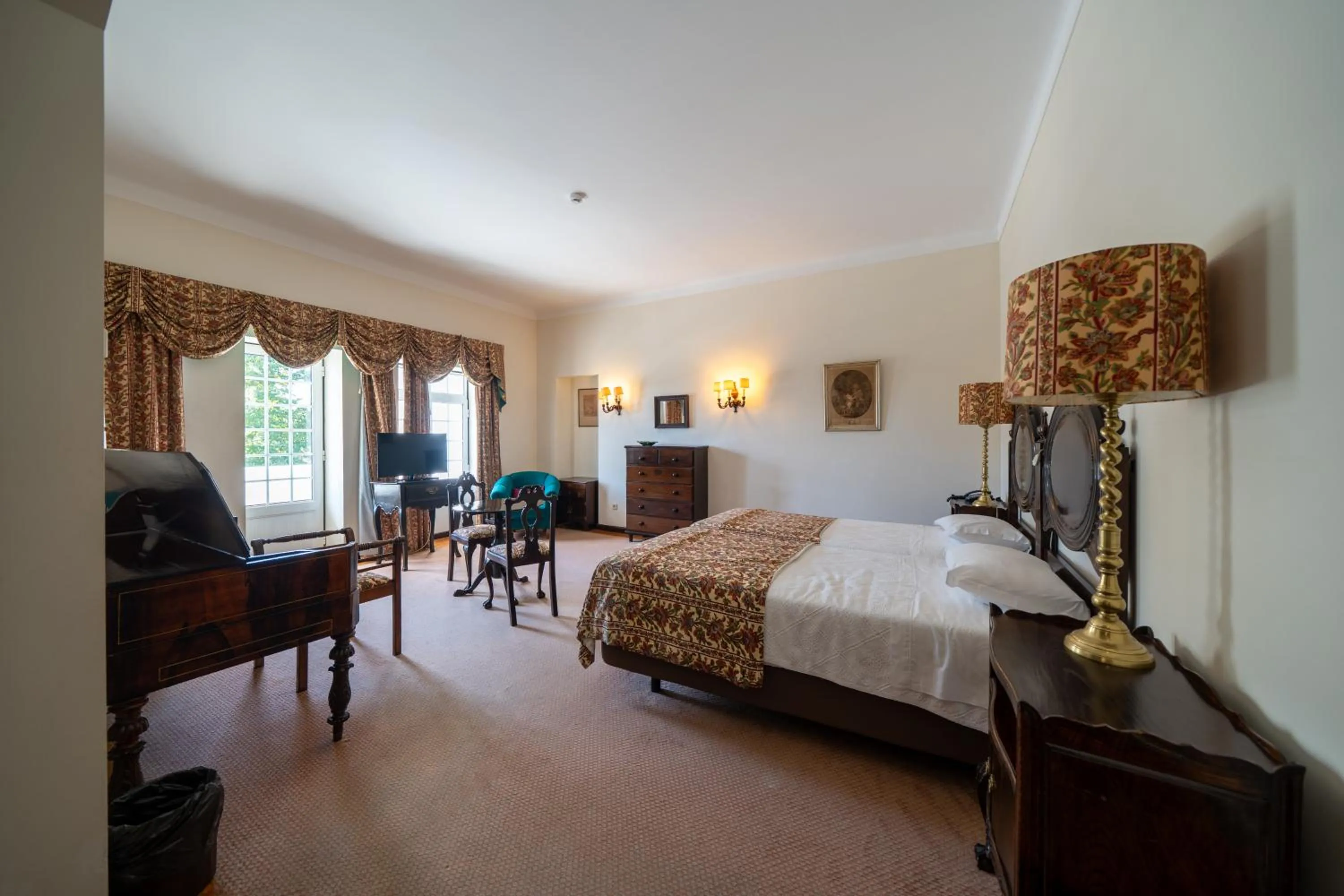 Bed in Hotel Urgeirica