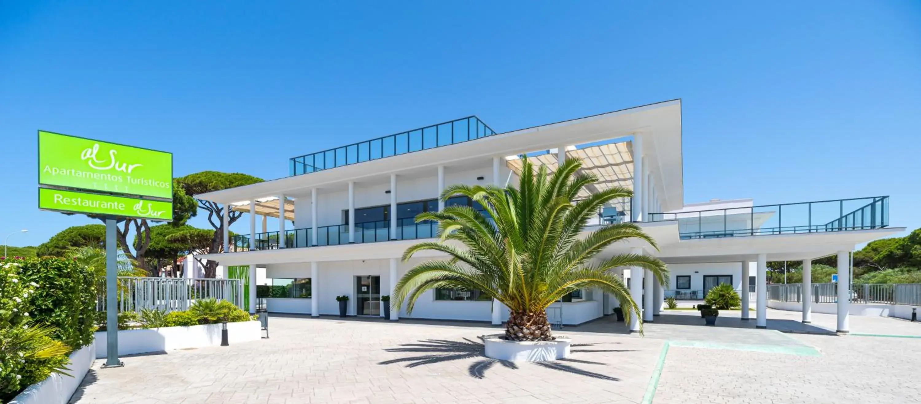 Facade/entrance in Complejo Al Sur - by Grupo Tribu Facade/entrance in Complejo Al Sur - by Grupo Tribu