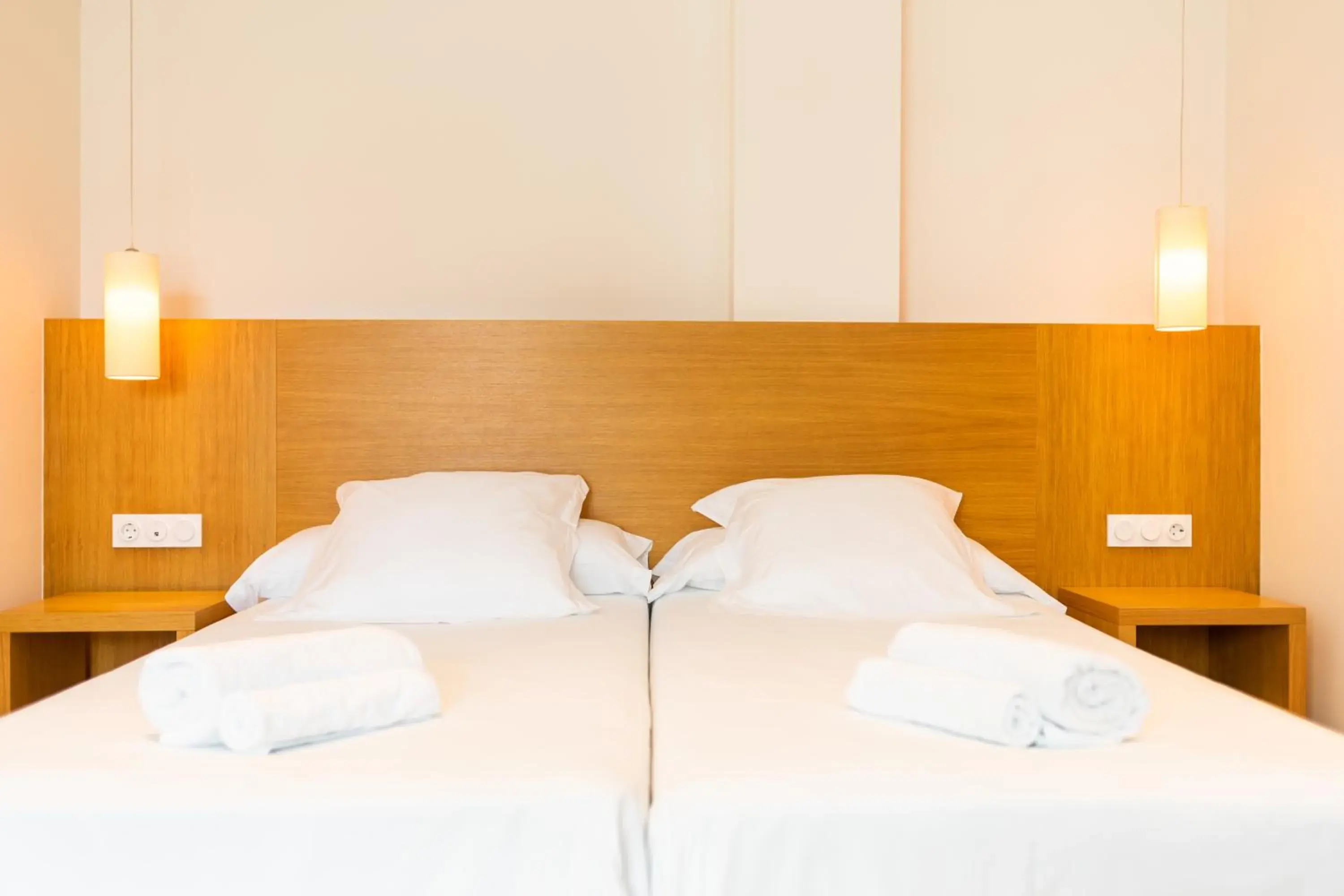 Day, Bed in Complejo Al Sur - by Grupo Tribu Day, Bed in Complejo Al Sur - by Grupo Tribu