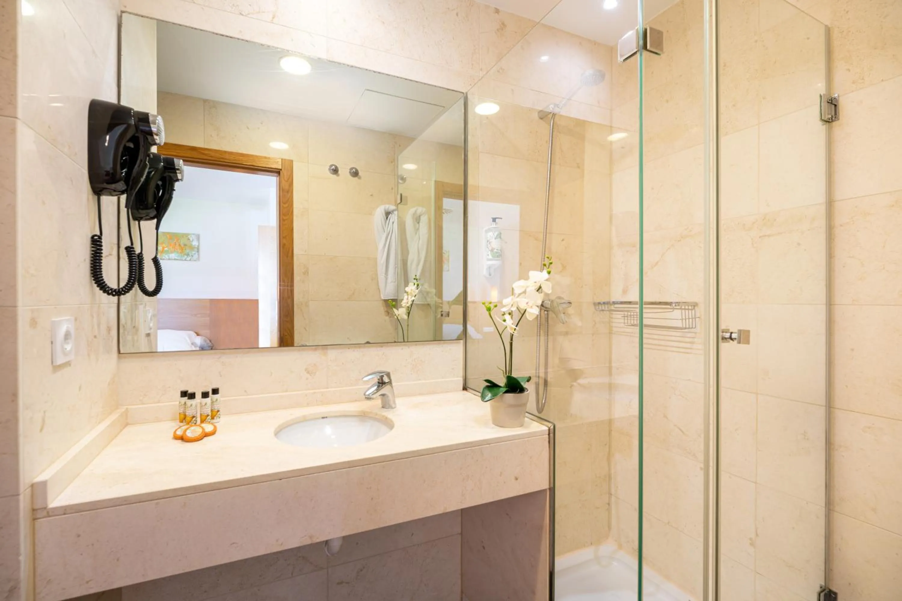 Day in Complejo Al Sur - by Grupo Tribu