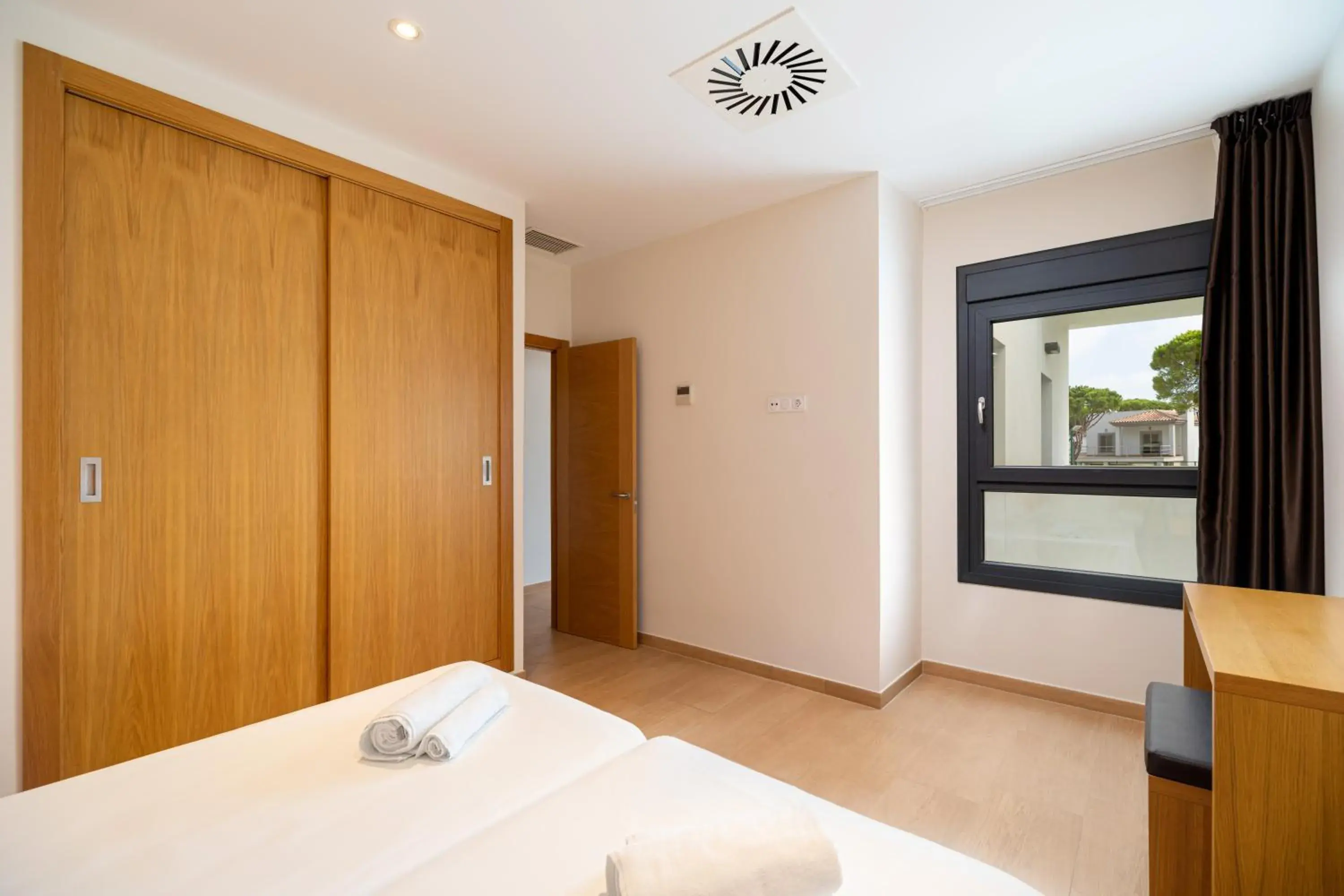 Day, Bed in Complejo Al Sur - by Grupo Tribu Day, Bed in Complejo Al Sur - by Grupo Tribu