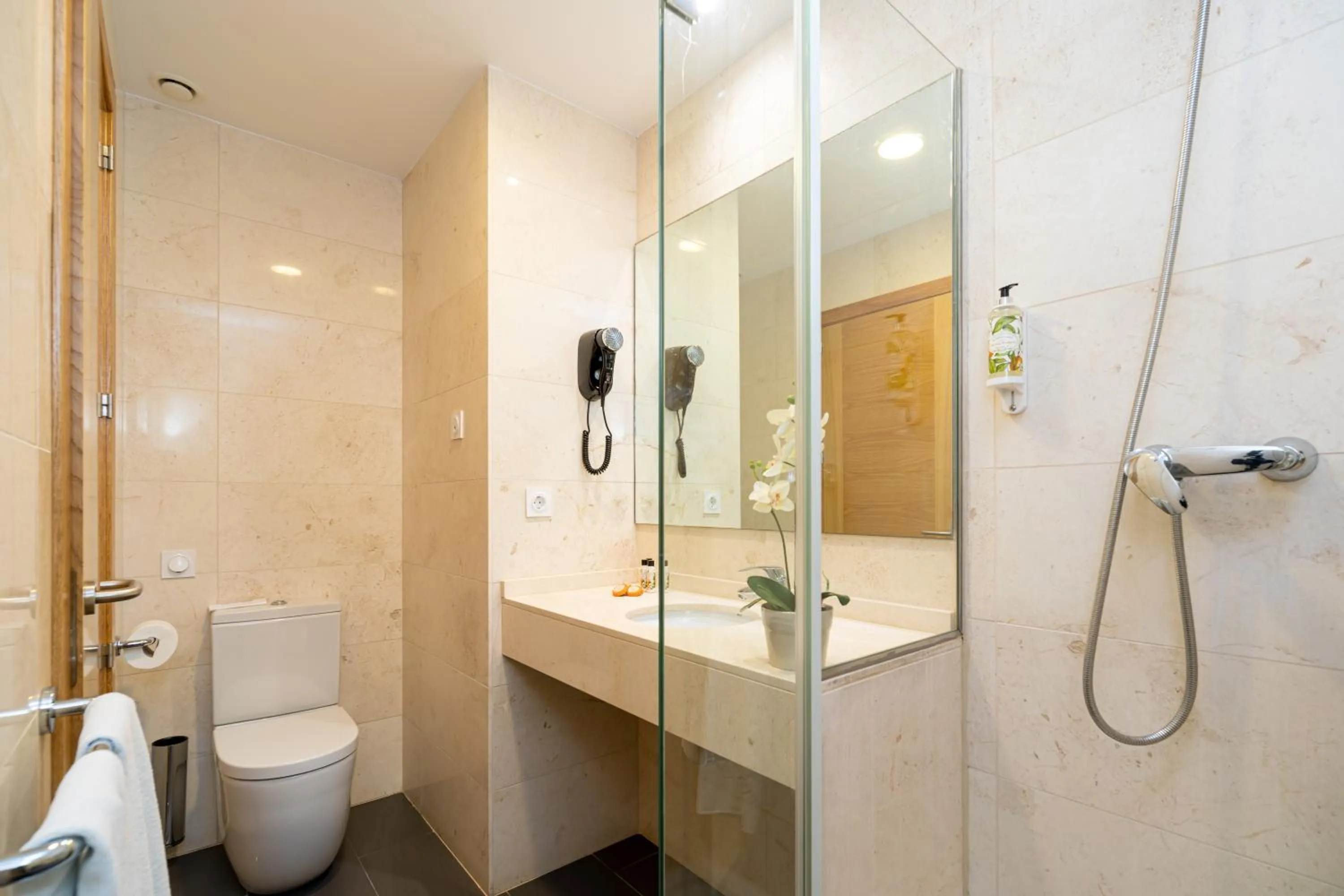 Day in Complejo Al Sur - by Grupo Tribu