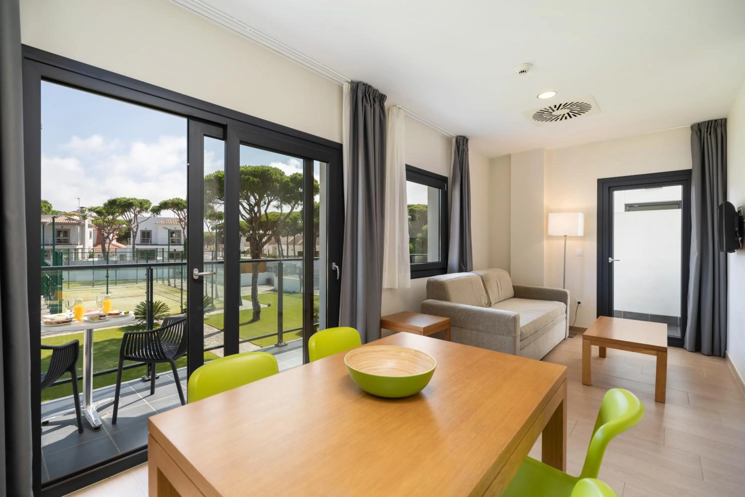 Day in Complejo Al Sur - by Grupo Tribu