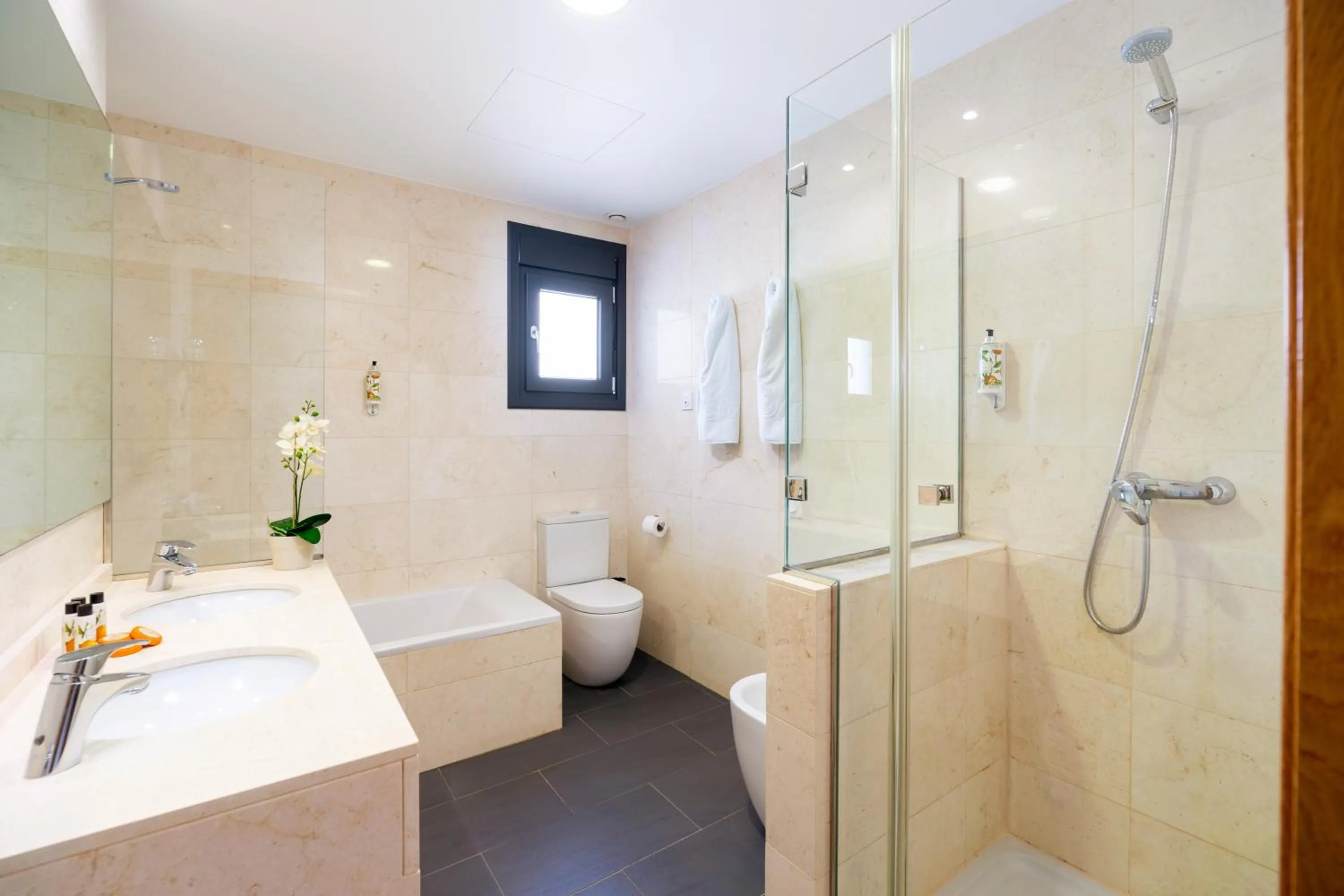 Day in Complejo Al Sur - by Grupo Tribu