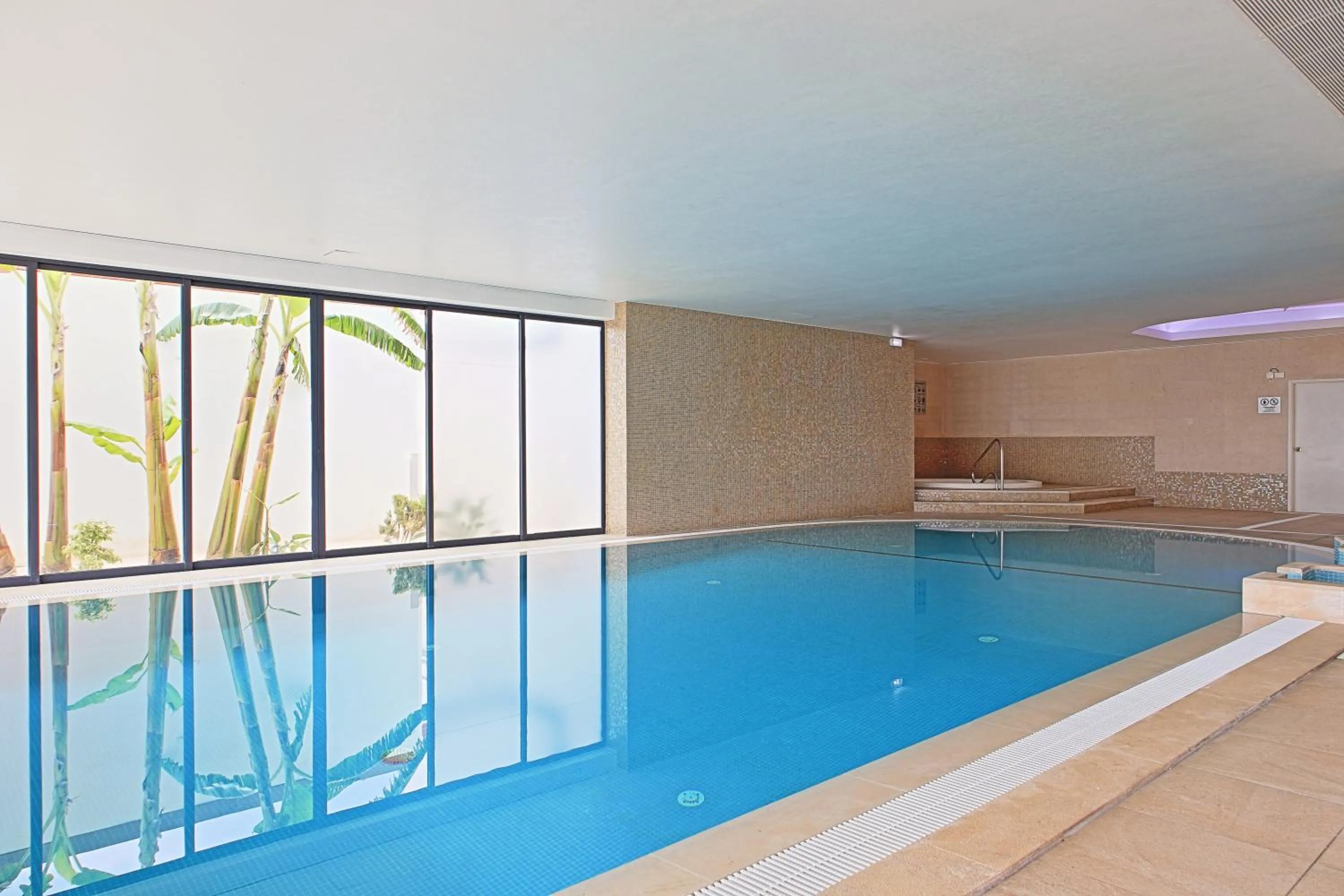 Swimming pool in Vila Petra