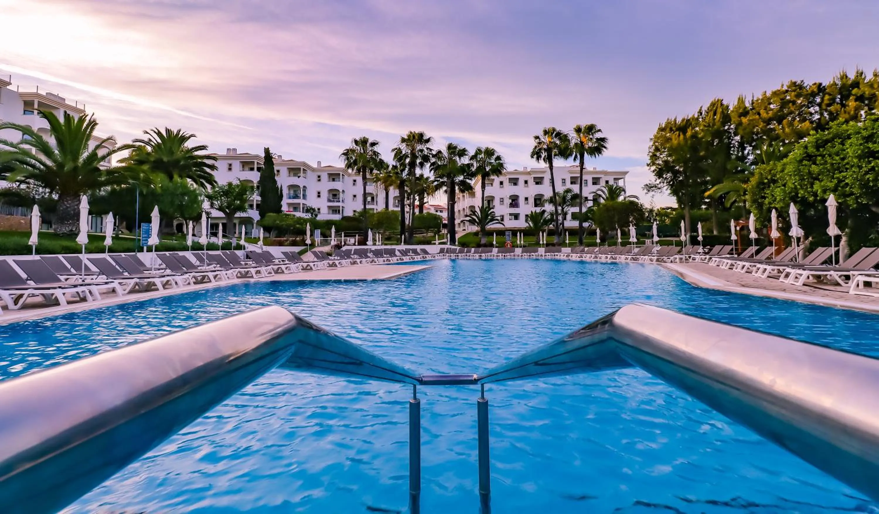 Property building in Vila Petra