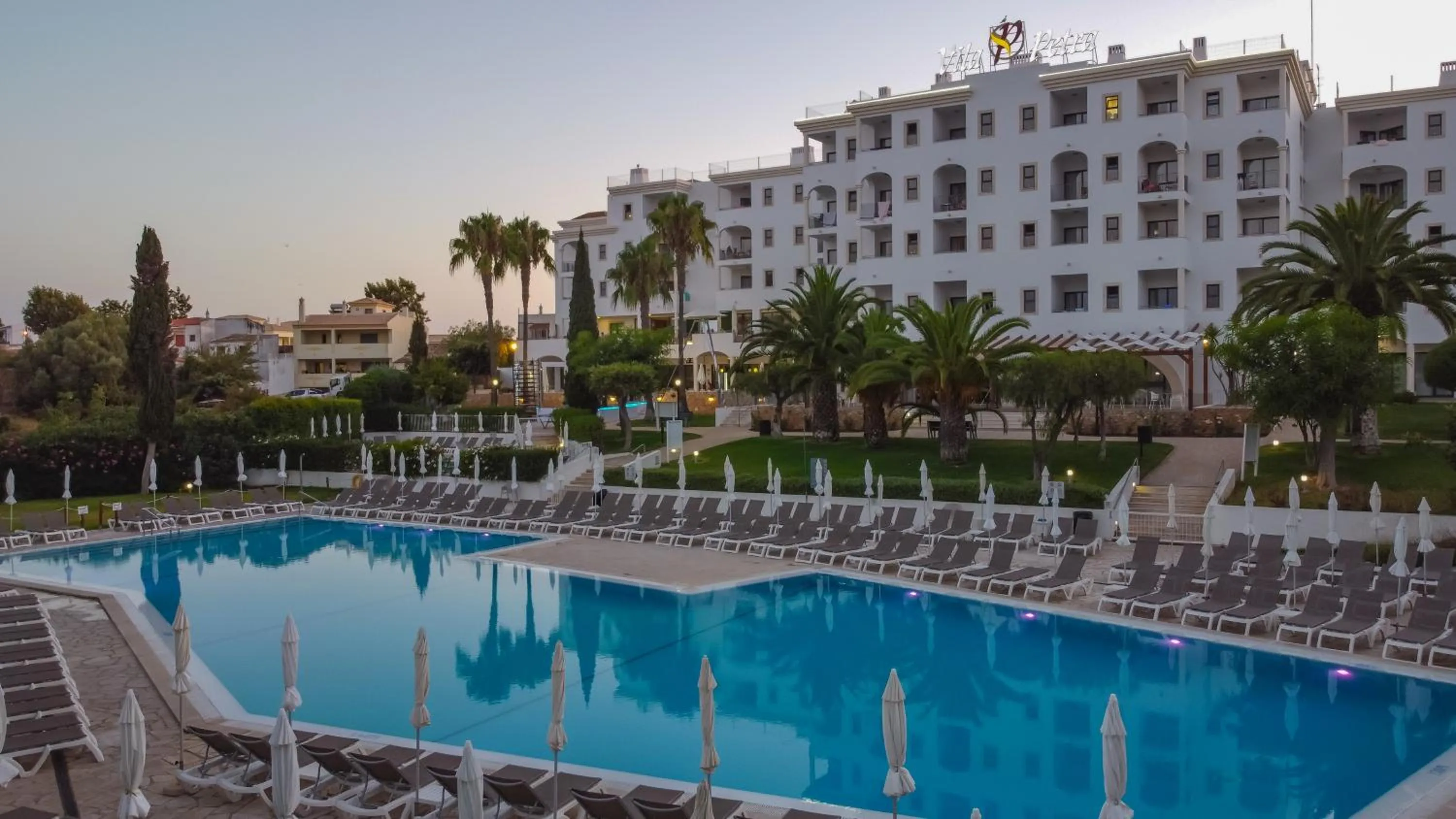 Property building in Vila Petra