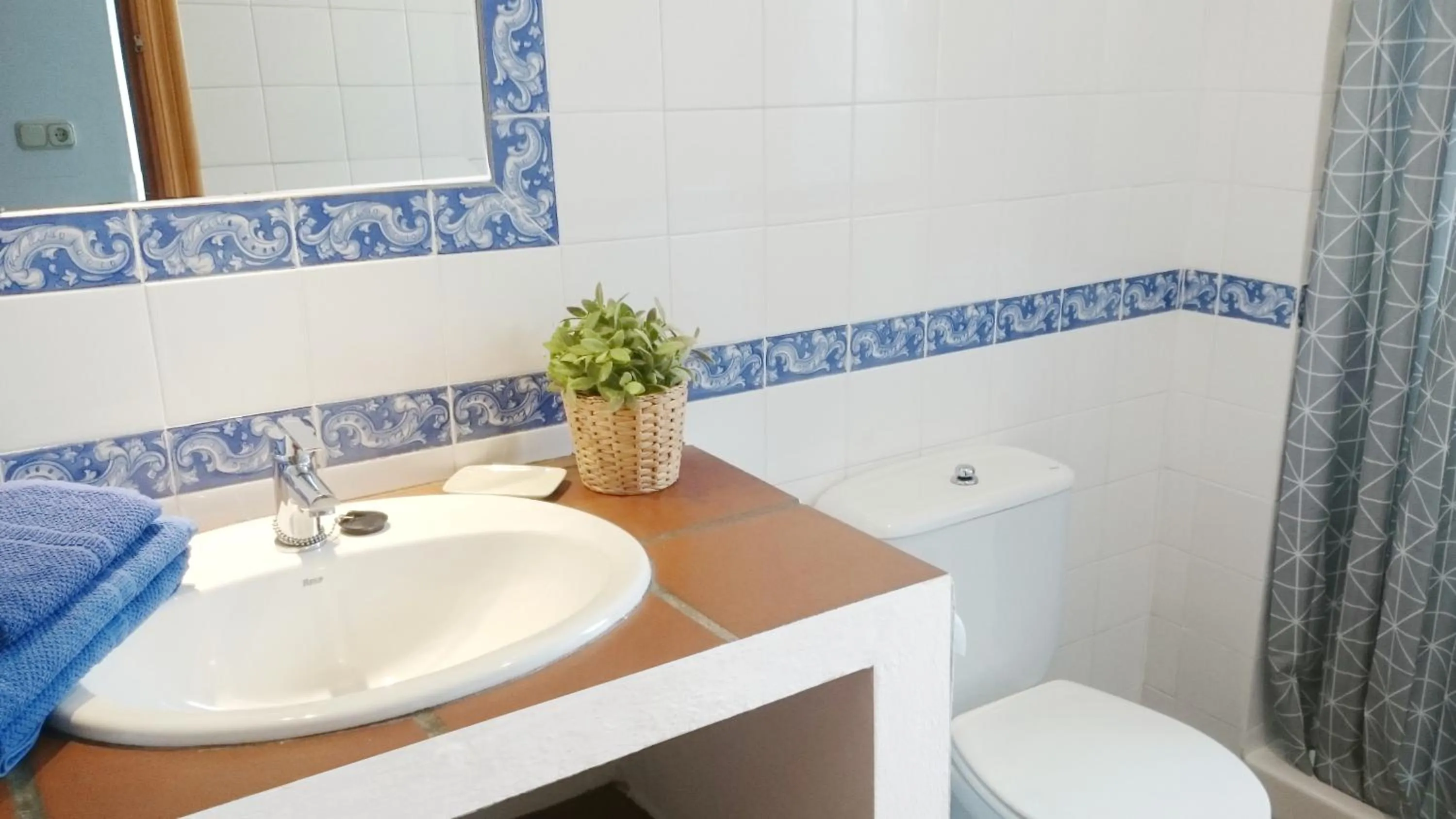 Bathroom in Apartamentos Turísticos La Mundial