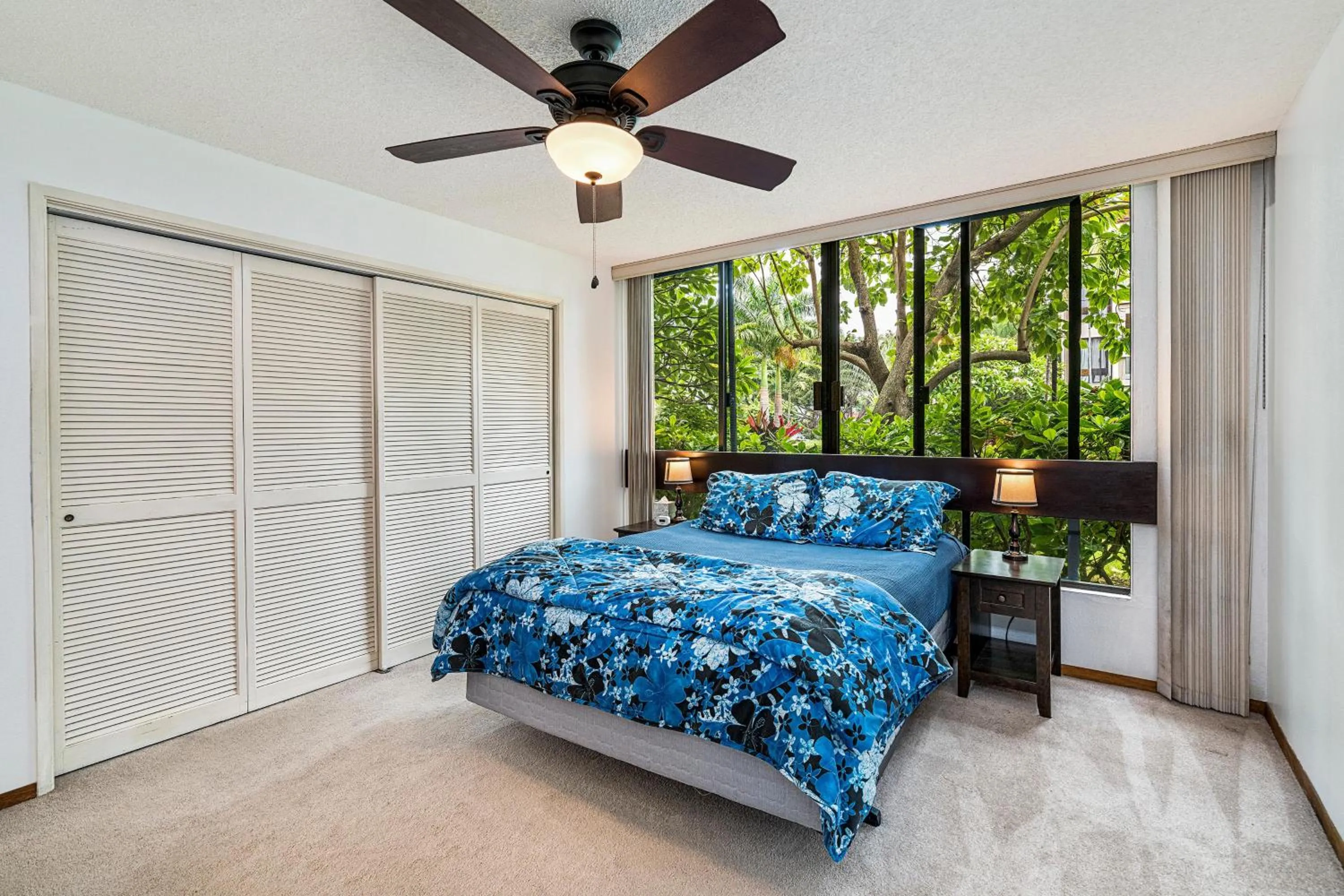 Bed in Keauhou Kona Surf & Racquet Club #6-104