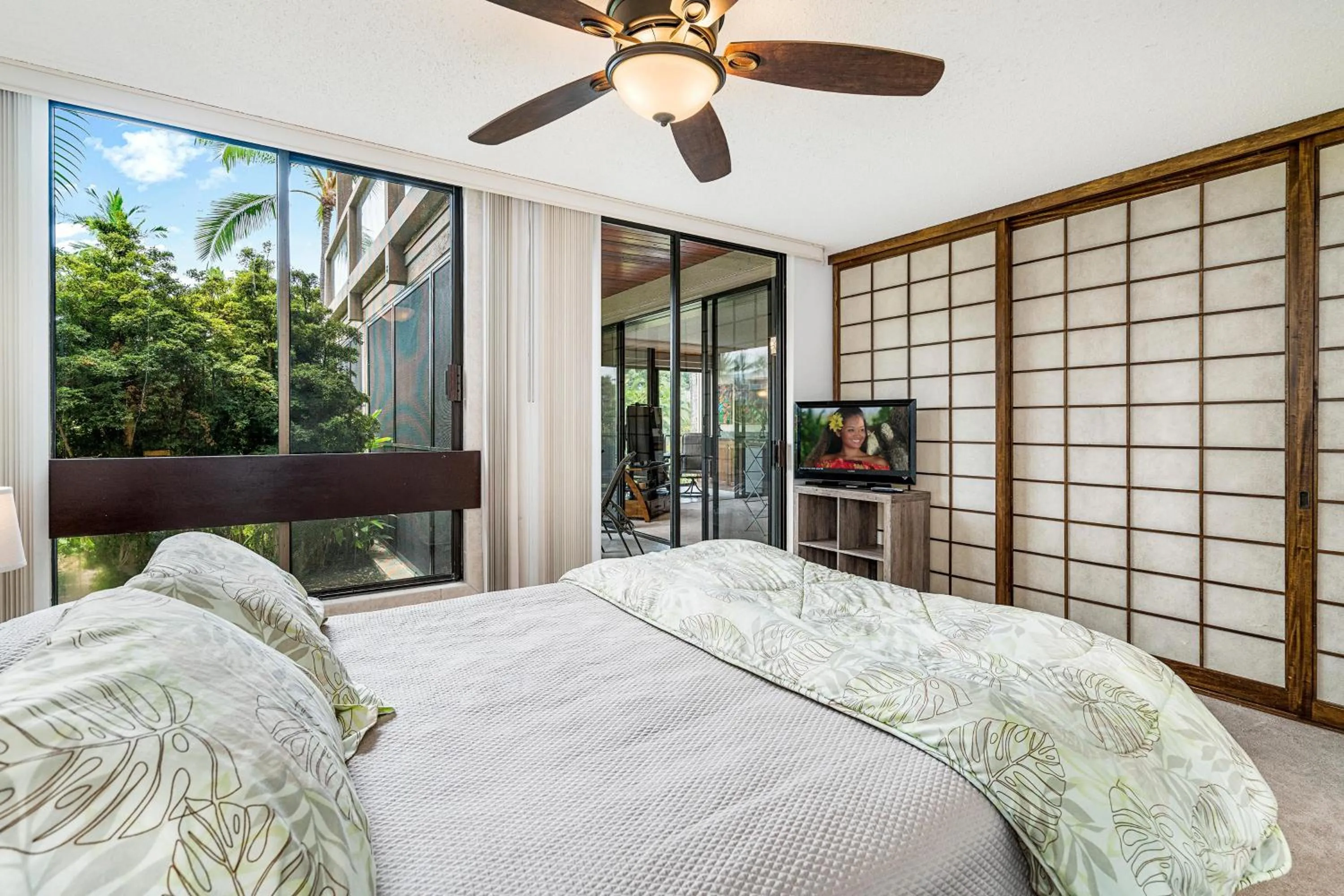 Bed in Keauhou Kona Surf & Racquet Club #6-104