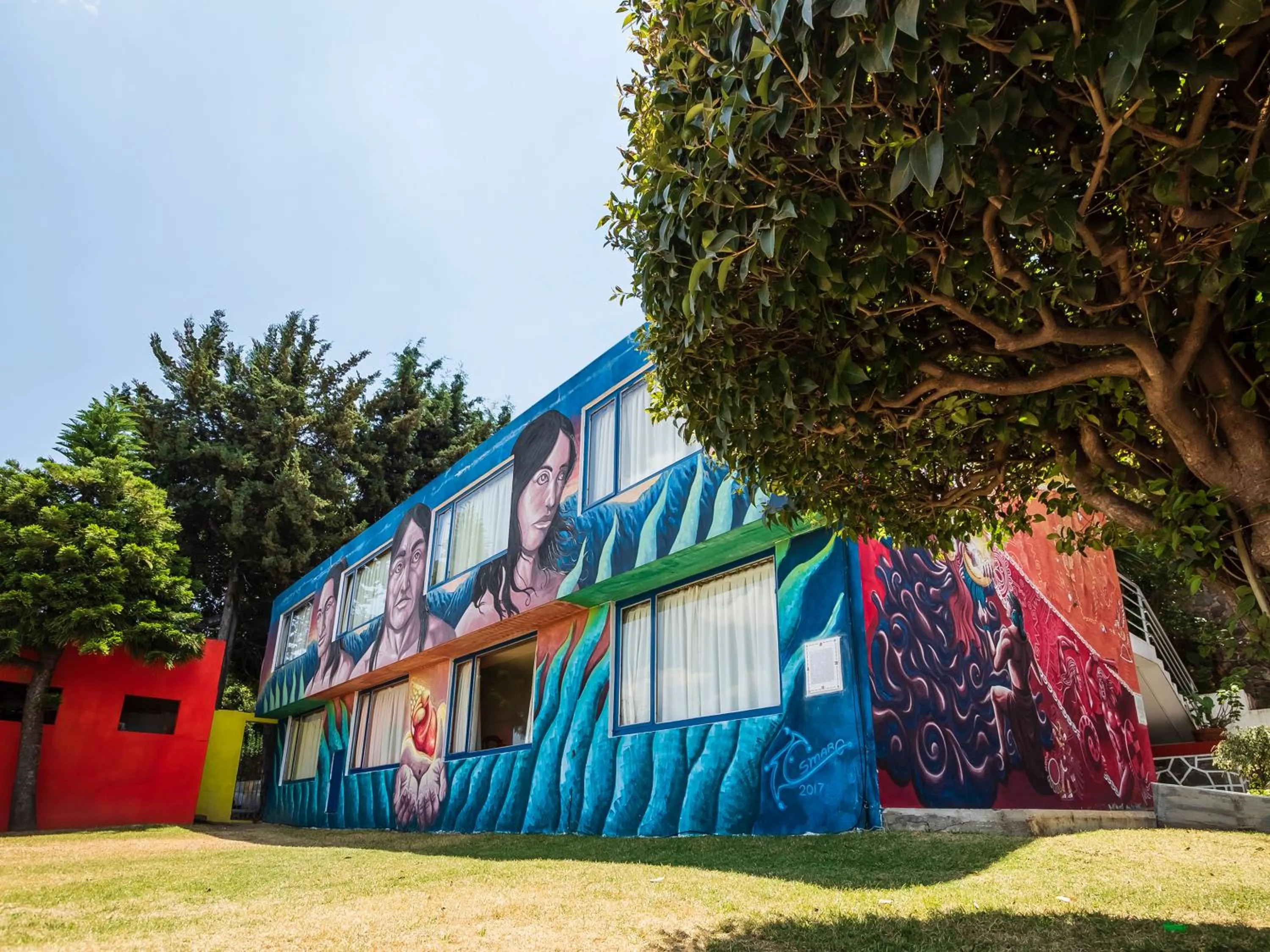 Property building in Hotel De La Loma