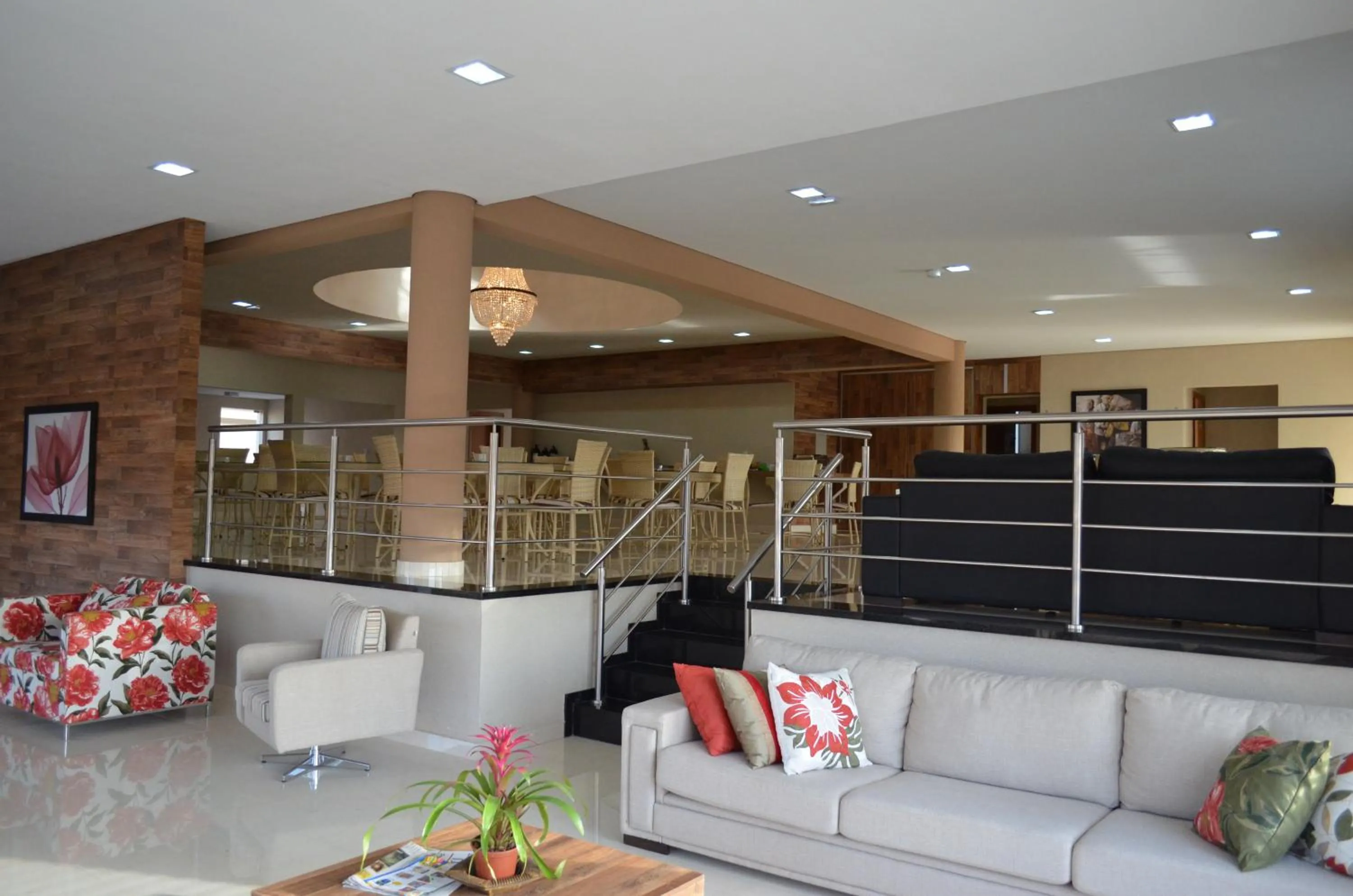 Communal lounge/ TV room in Sakr Hotel Rio Preto
