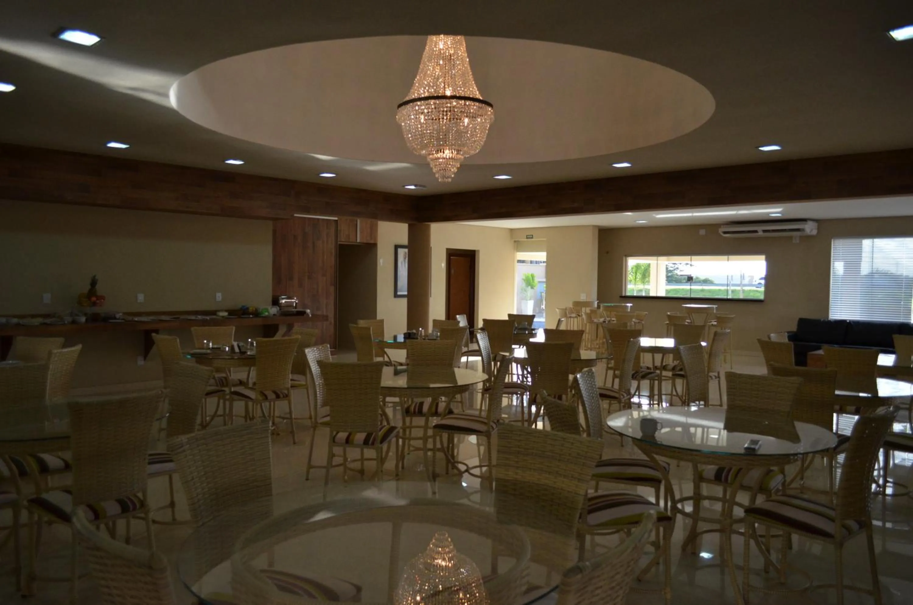 Communal lounge/ TV room in Sakr Hotel Rio Preto