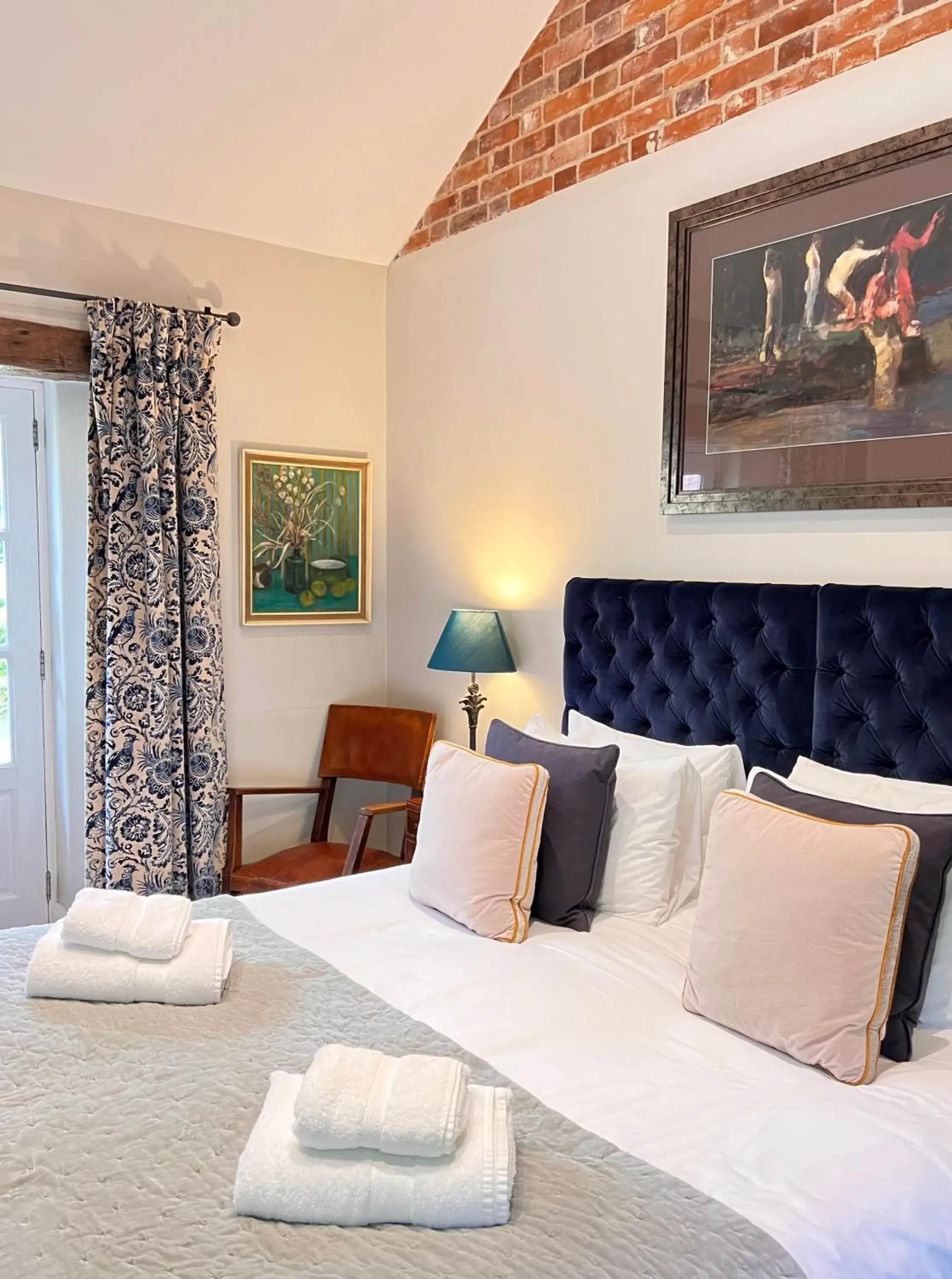 Standard Superking OR Twin Room (DOG friendly) in The Brisley Bell Standard Superking OR Twin Room (DOG friendly) in The Brisley Bell