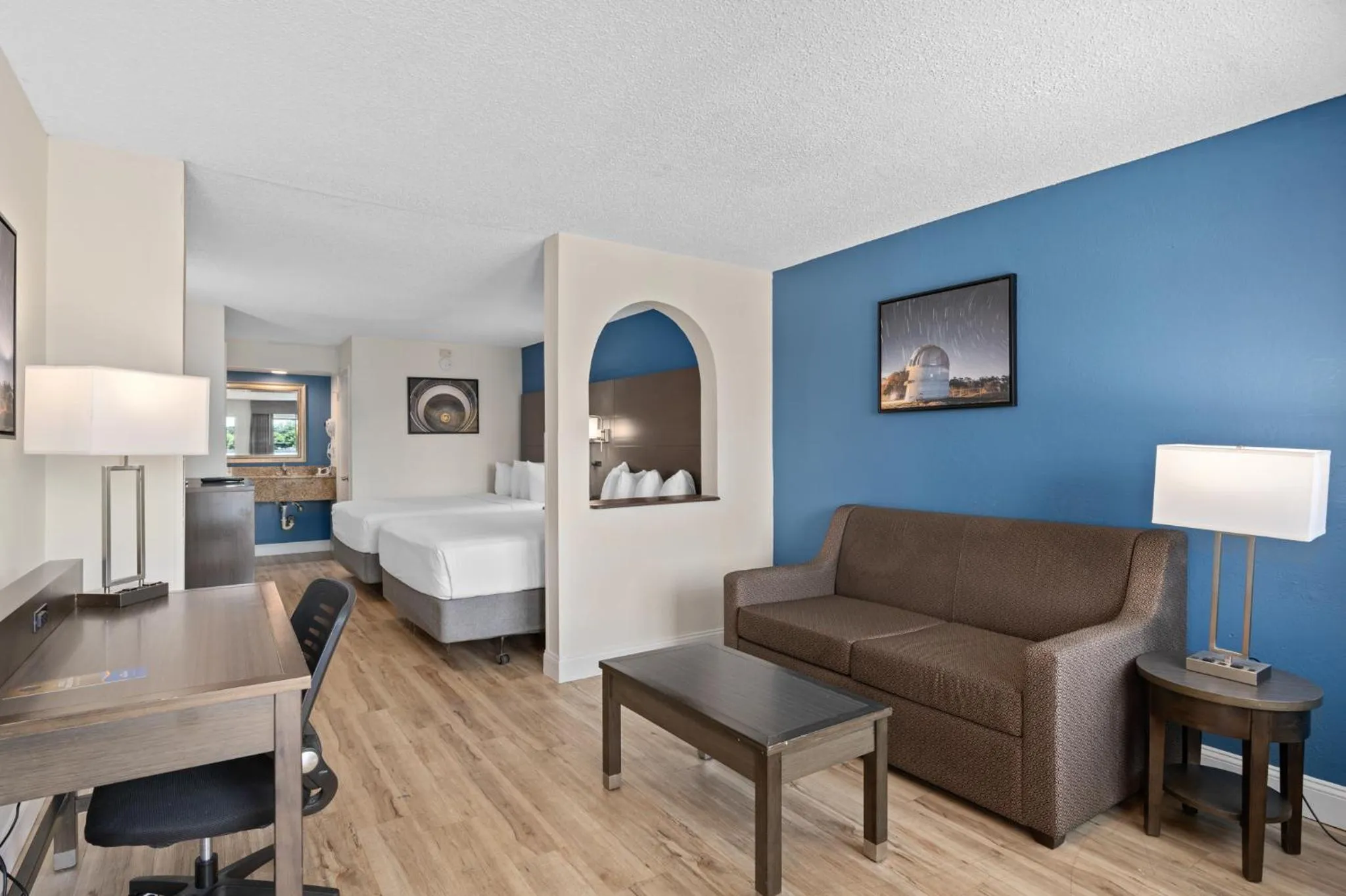 Bed in Baymont by Wyndham Orlando East