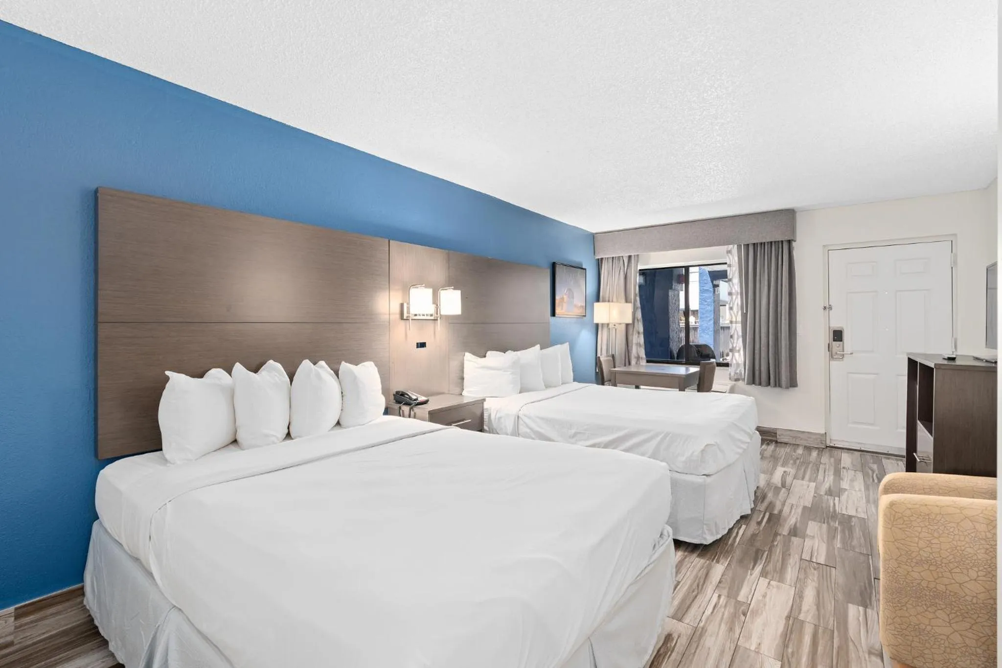 Bed in Baymont by Wyndham Orlando East