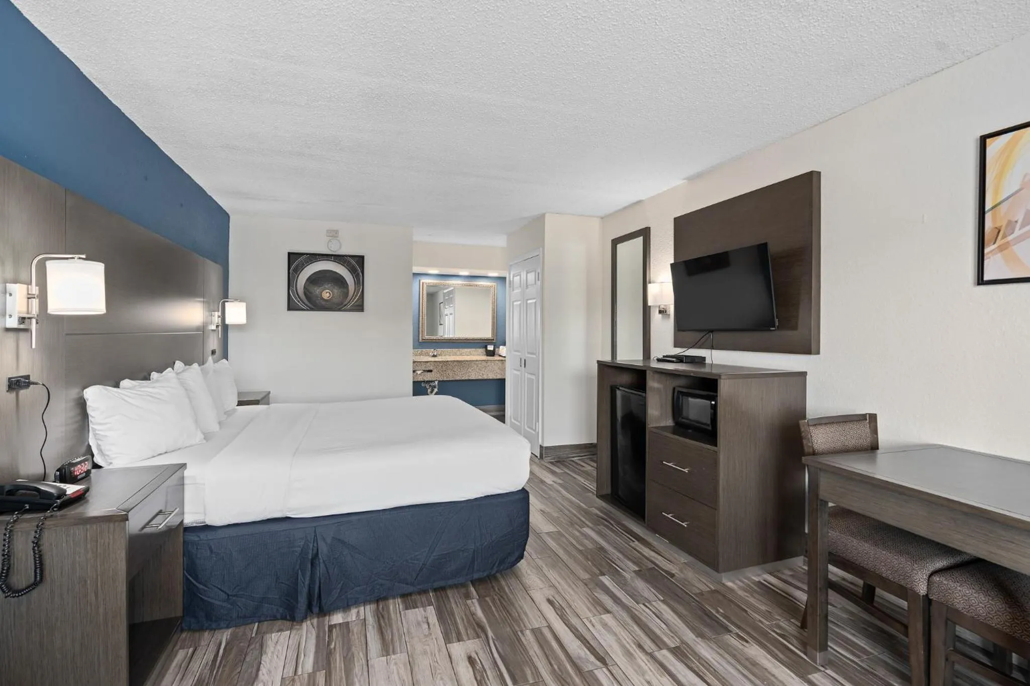 Bed in Baymont by Wyndham Orlando East