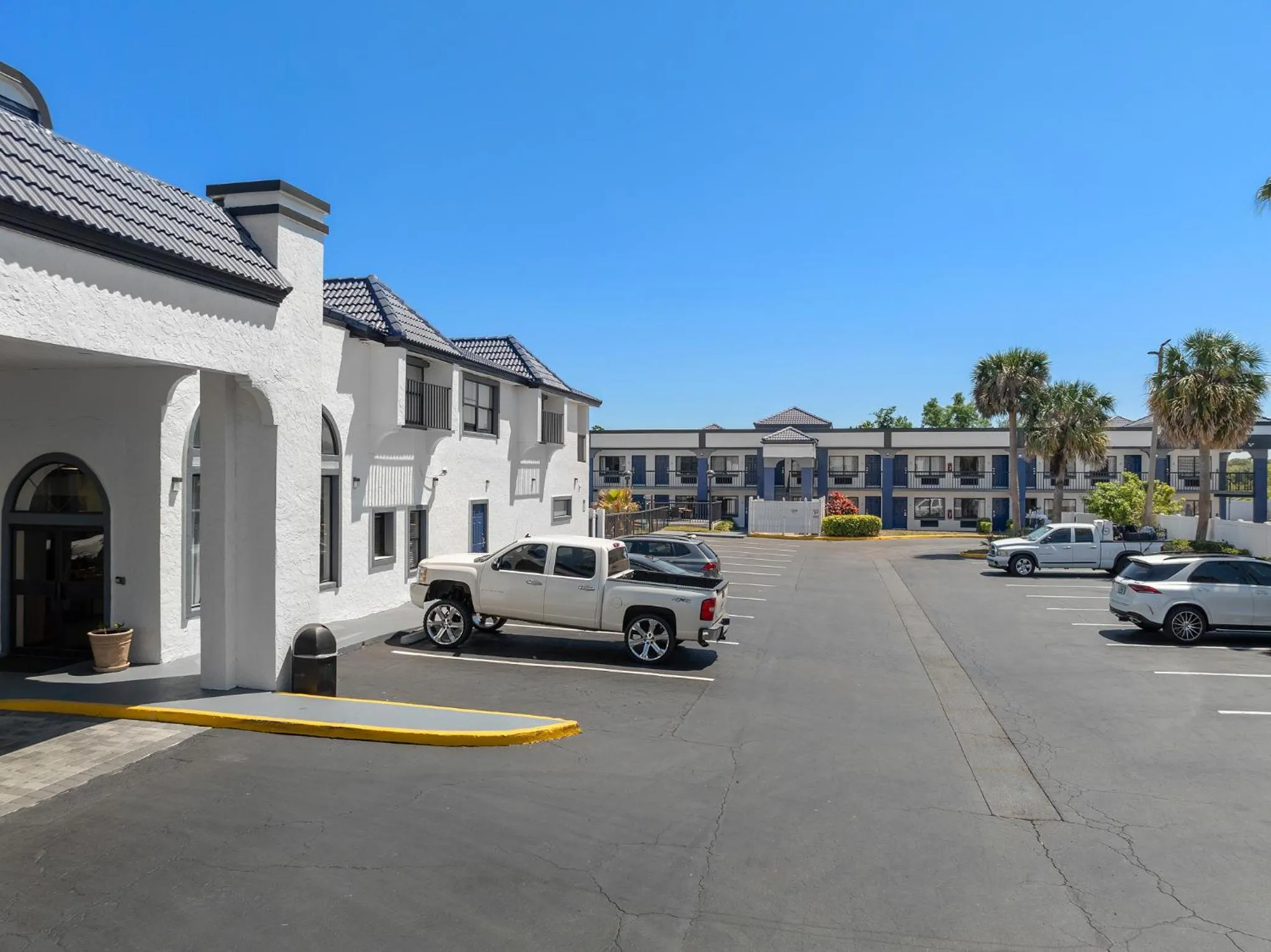 Property building in Baymont by Wyndham Orlando East