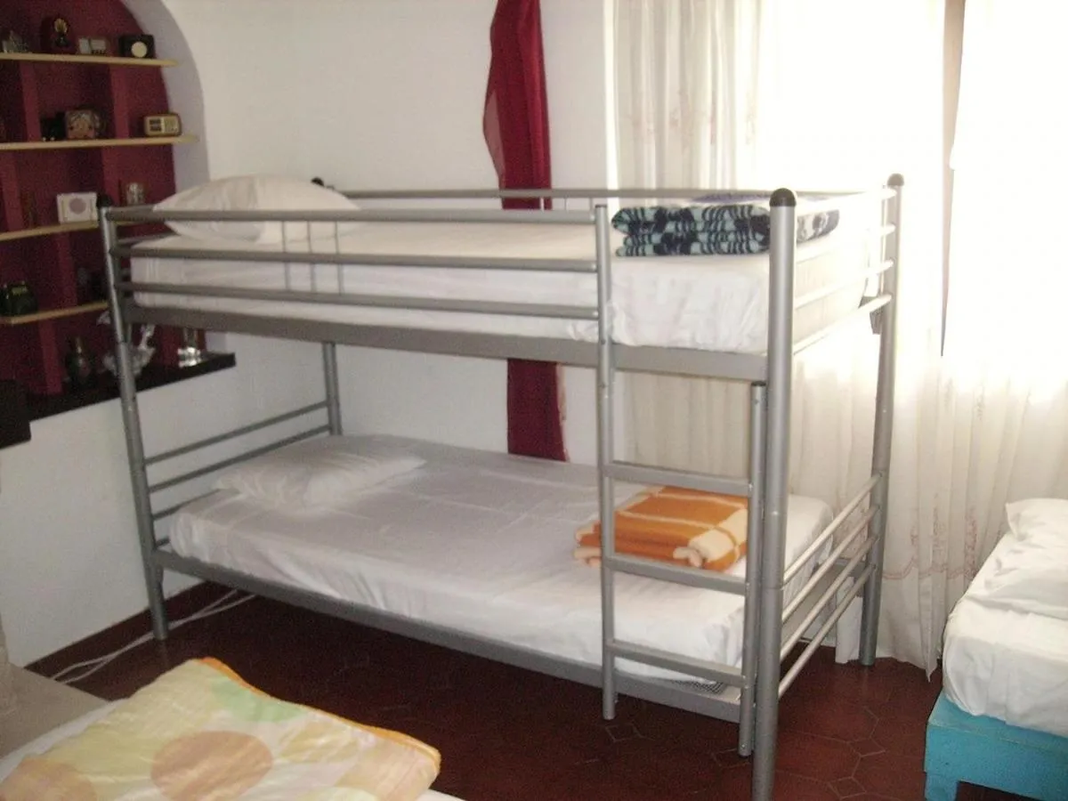 Bed in 6-Bed Mixed Dormitory Room in Ocean View Lagos