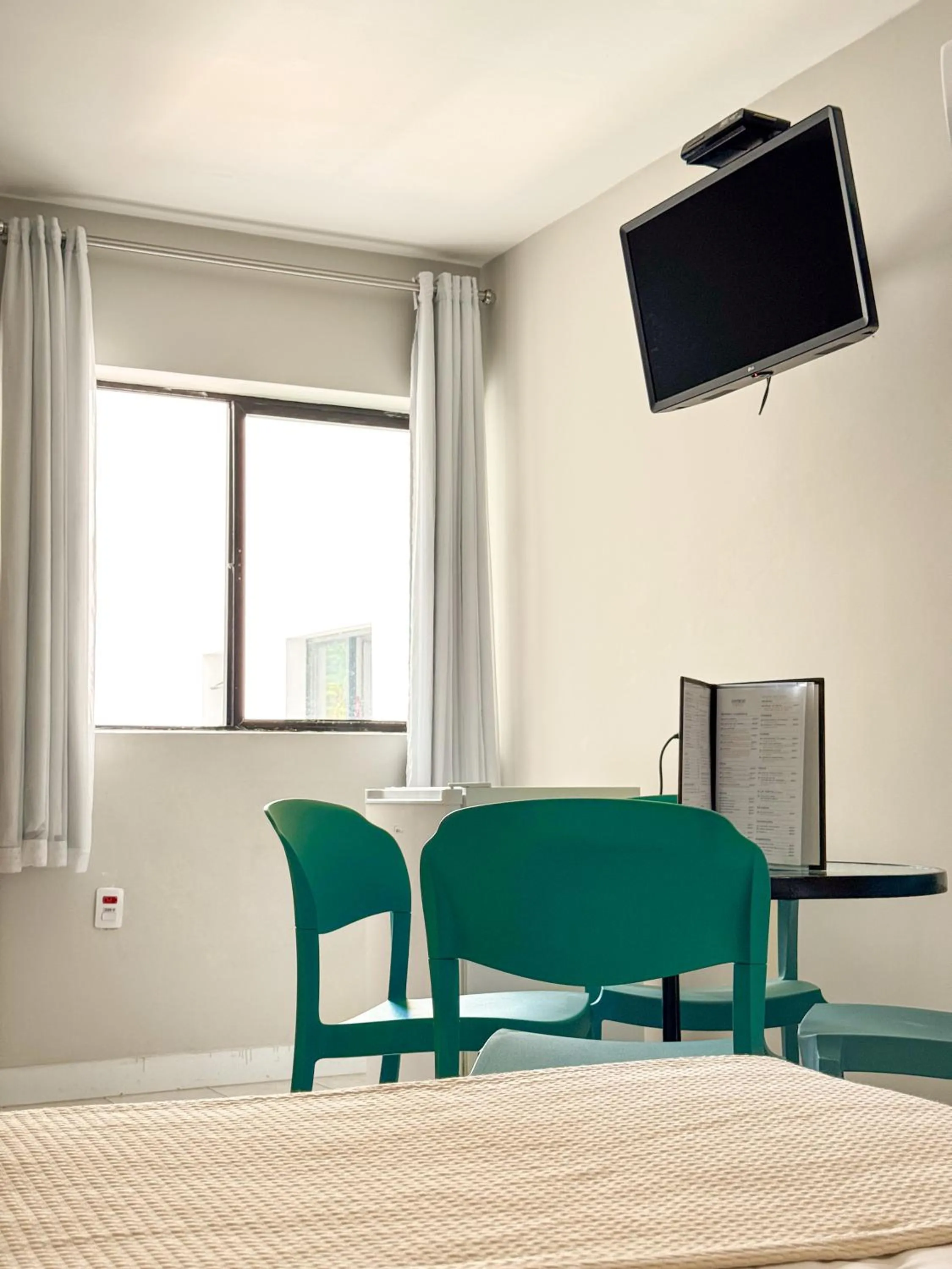 TV and multimedia, Bed in Ilha Porchat Hotel