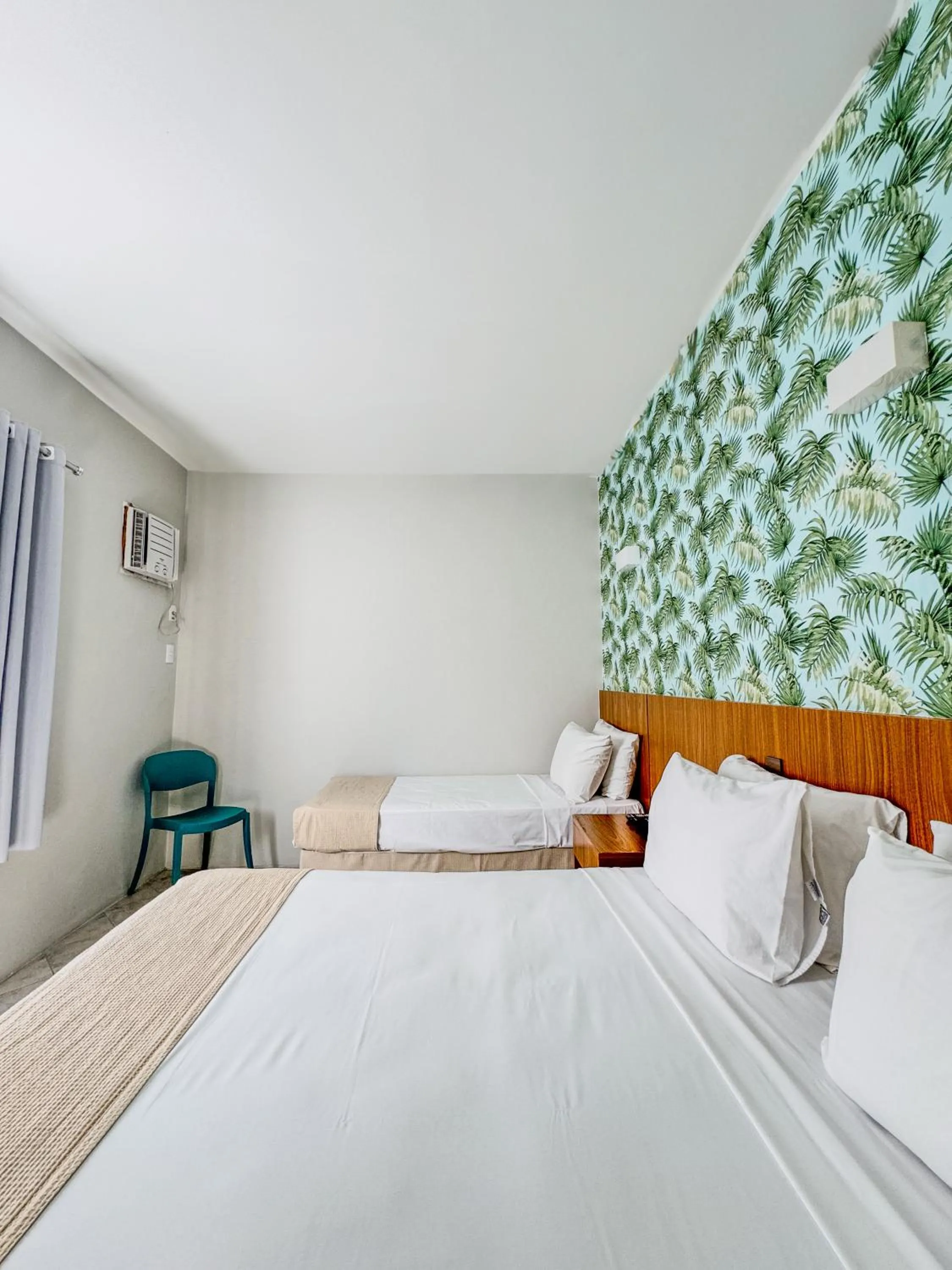 Photo of the whole room, Bed in Ilha Porchat Hotel
