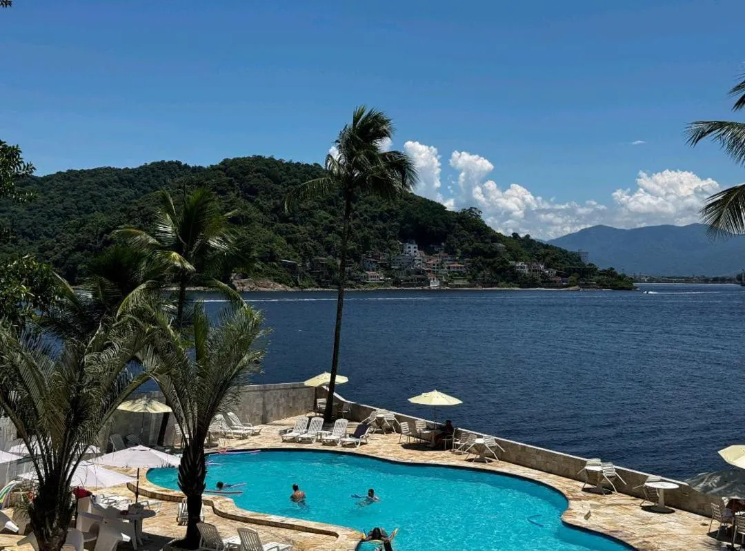 Swimming pool in Ilha Porchat Hotel