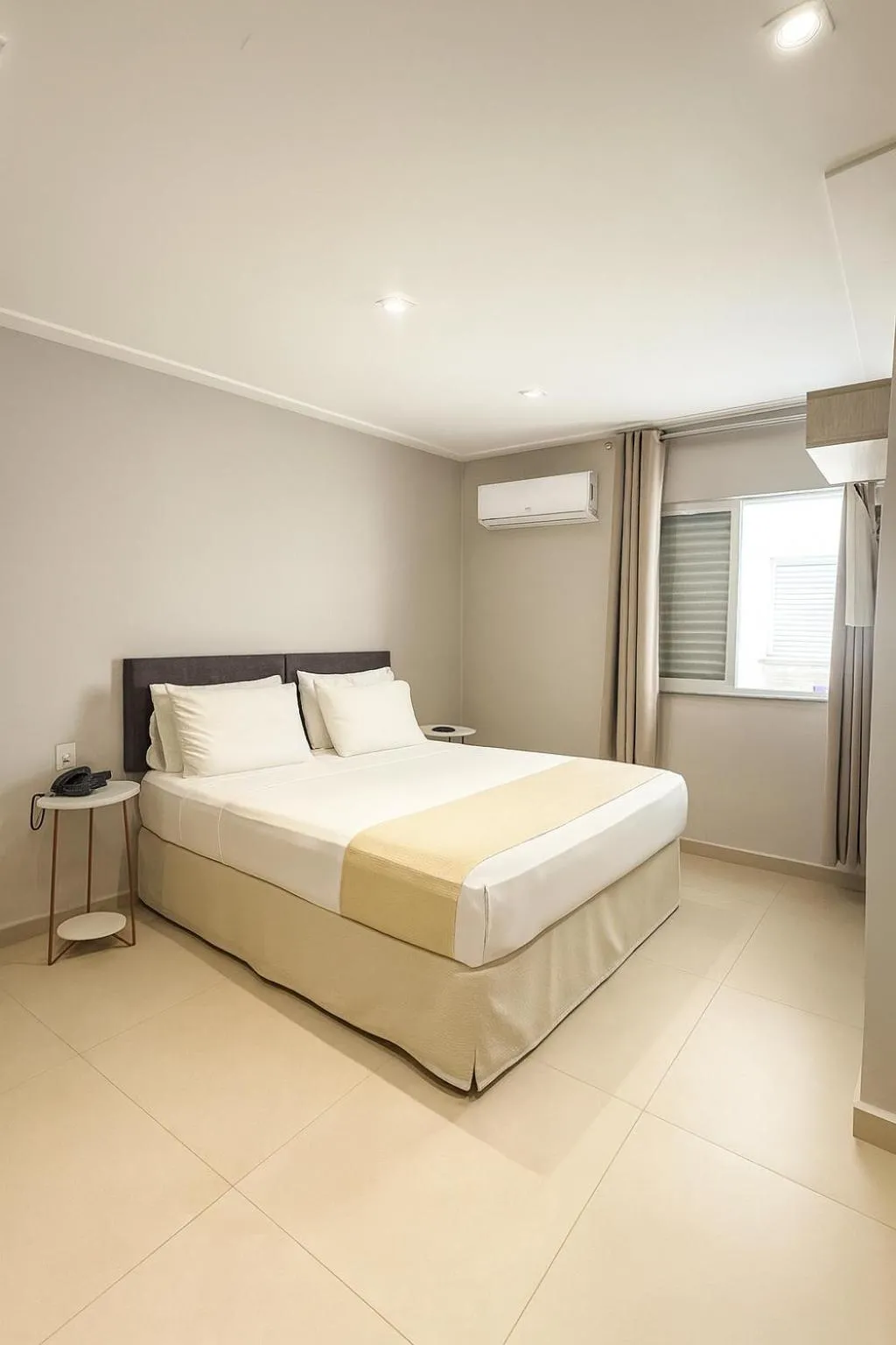 Bedroom, Bed in Ilha Porchat Hotel