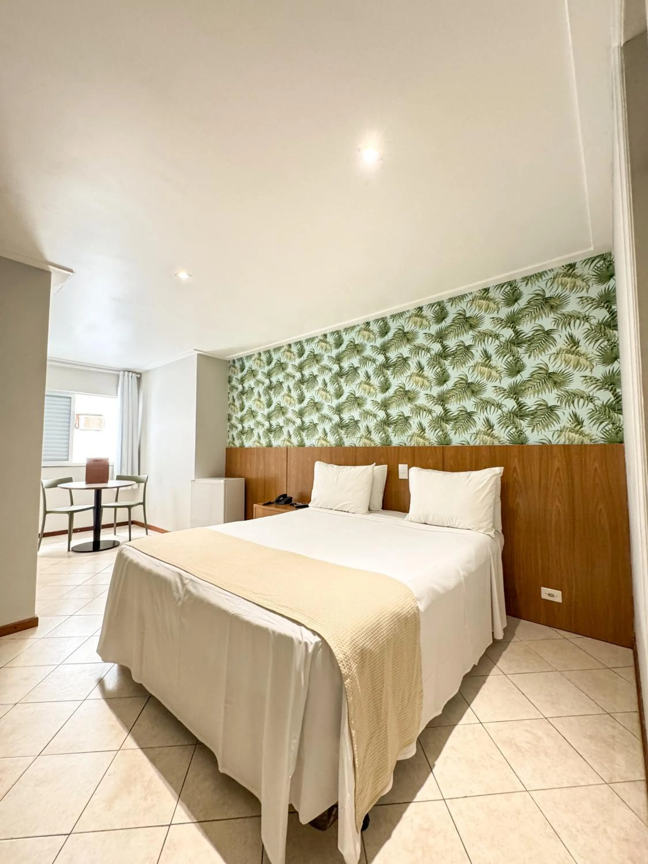 Photo of the whole room, Bed in Ilha Porchat Hotel