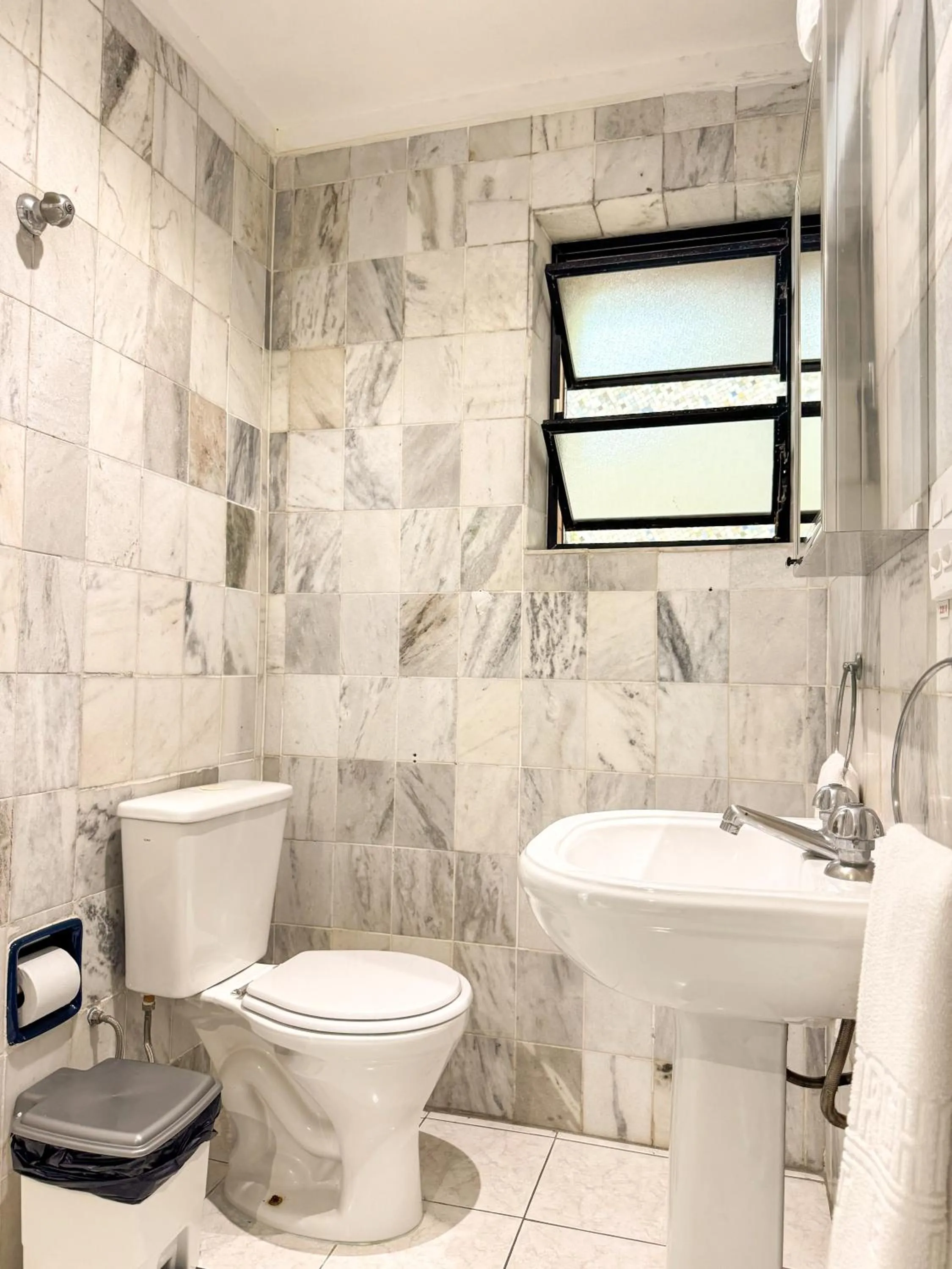 Bathroom in Ilha Porchat Hotel