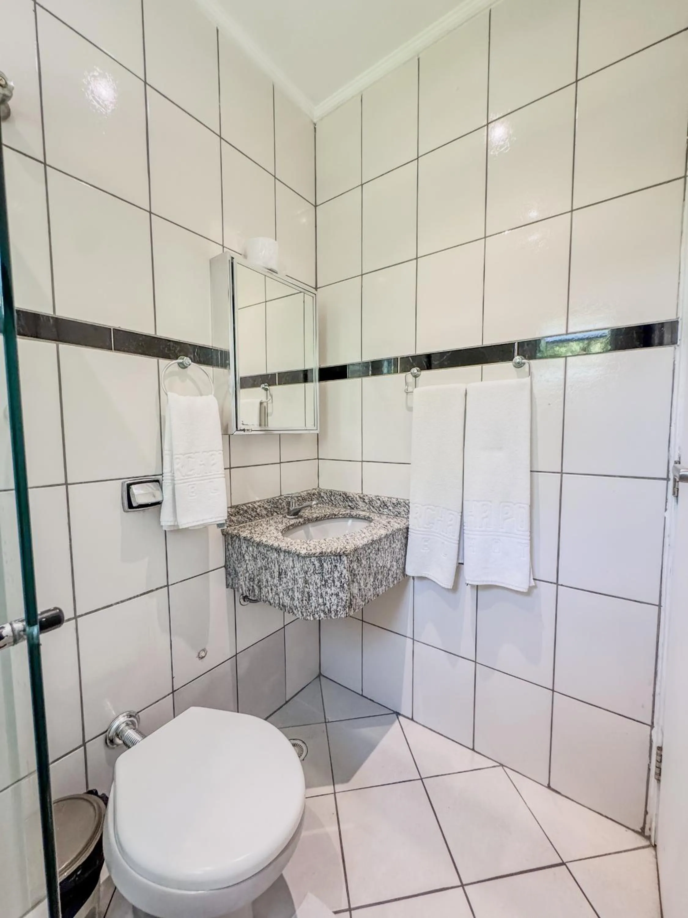 Bathroom in Ilha Porchat Hotel