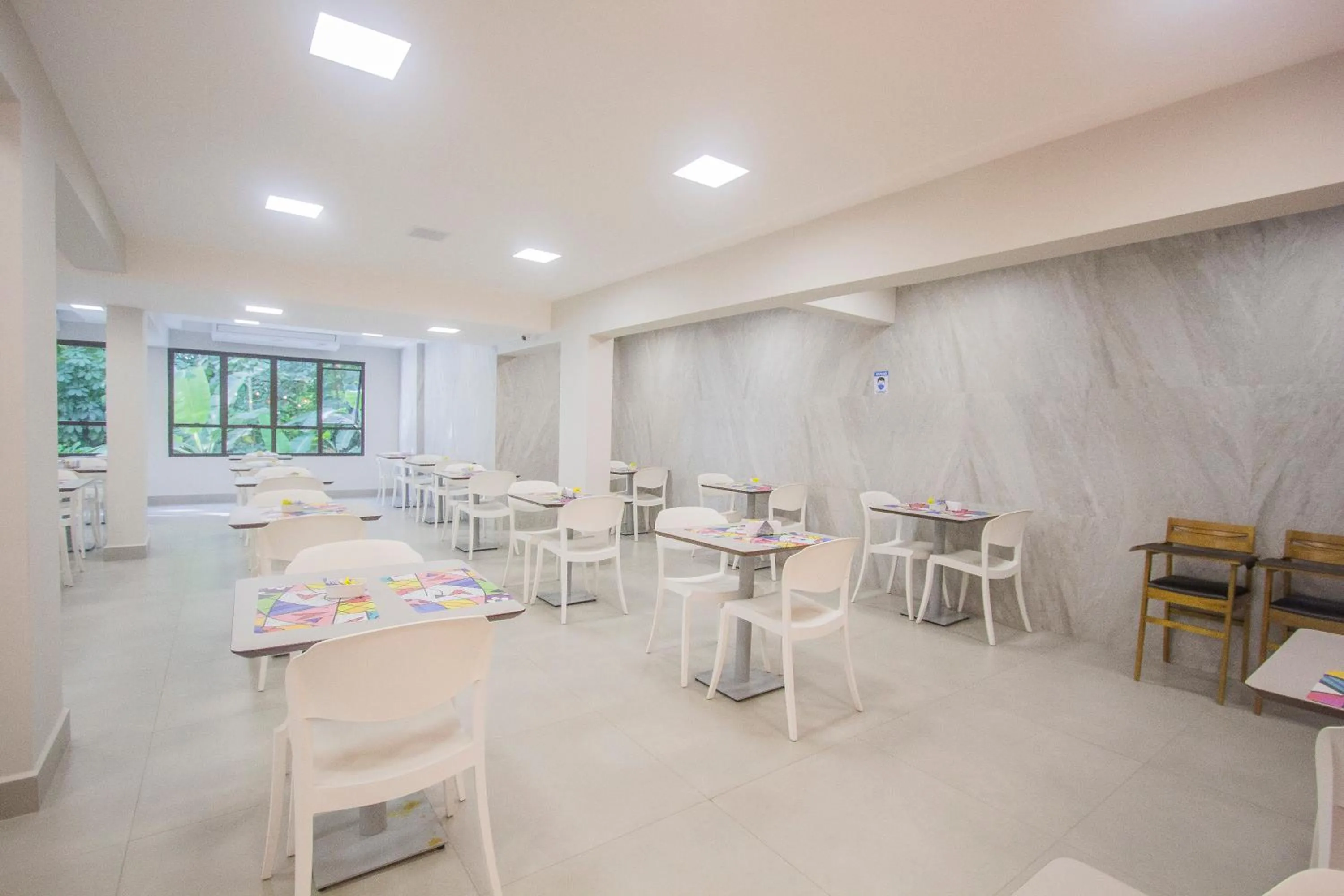 Restaurant/places to eat in Ilha Porchat Hotel