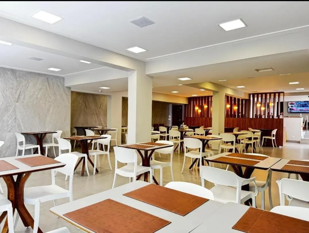 Restaurant/places to eat in Ilha Porchat Hotel