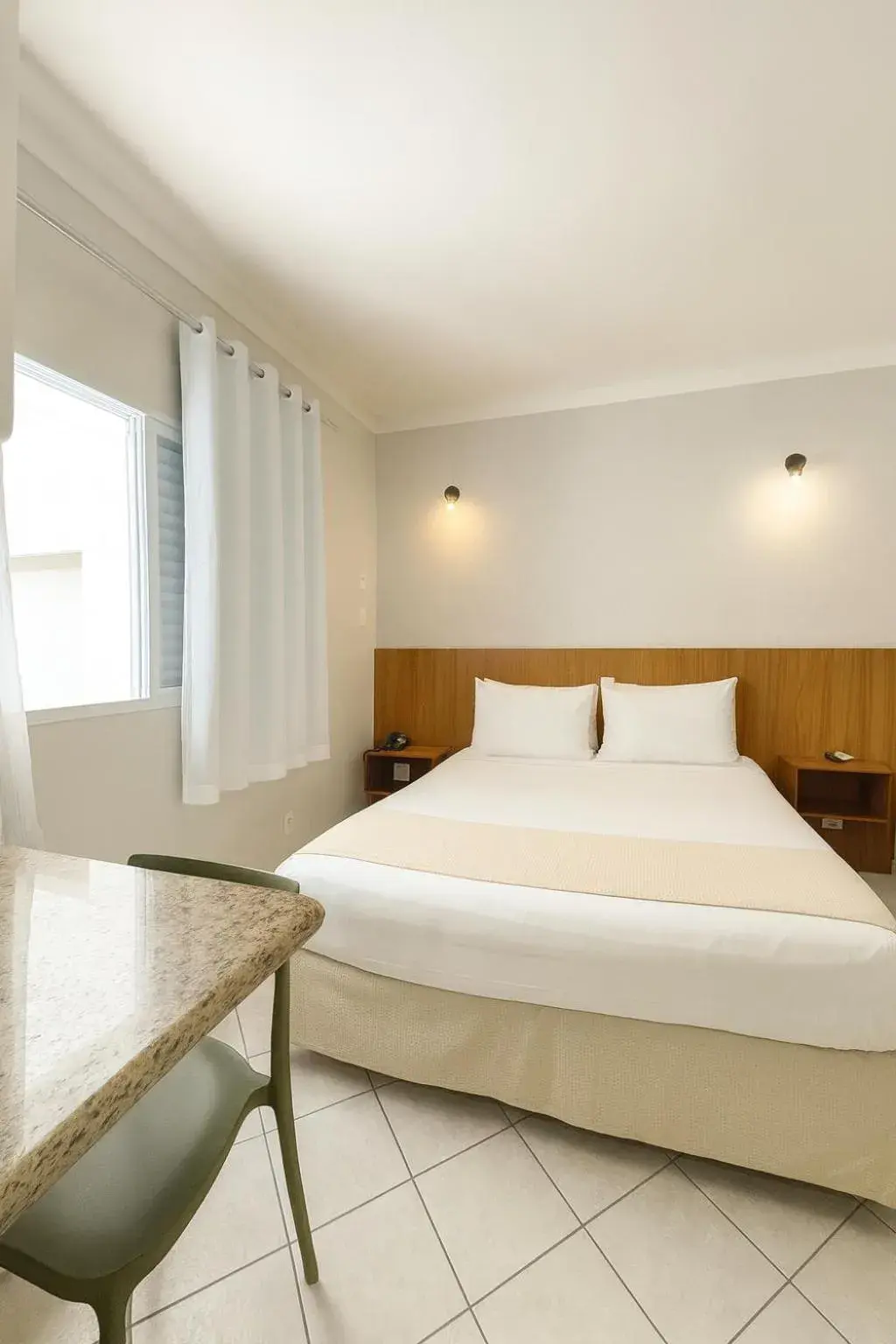 Double Room in Ilha Porchat Hotel Double Room in Ilha Porchat Hotel