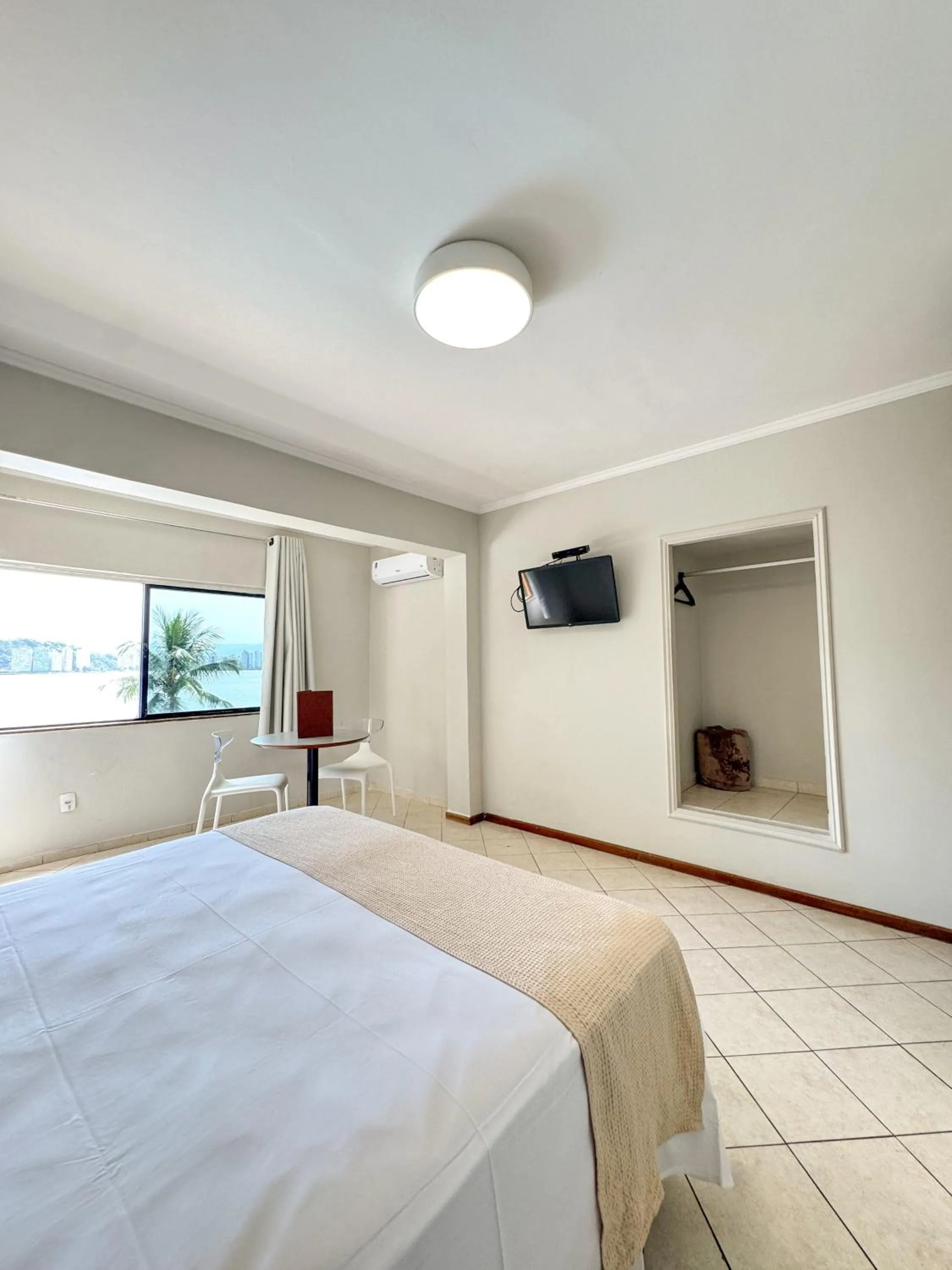 Bedroom, Bed in Ilha Porchat Hotel