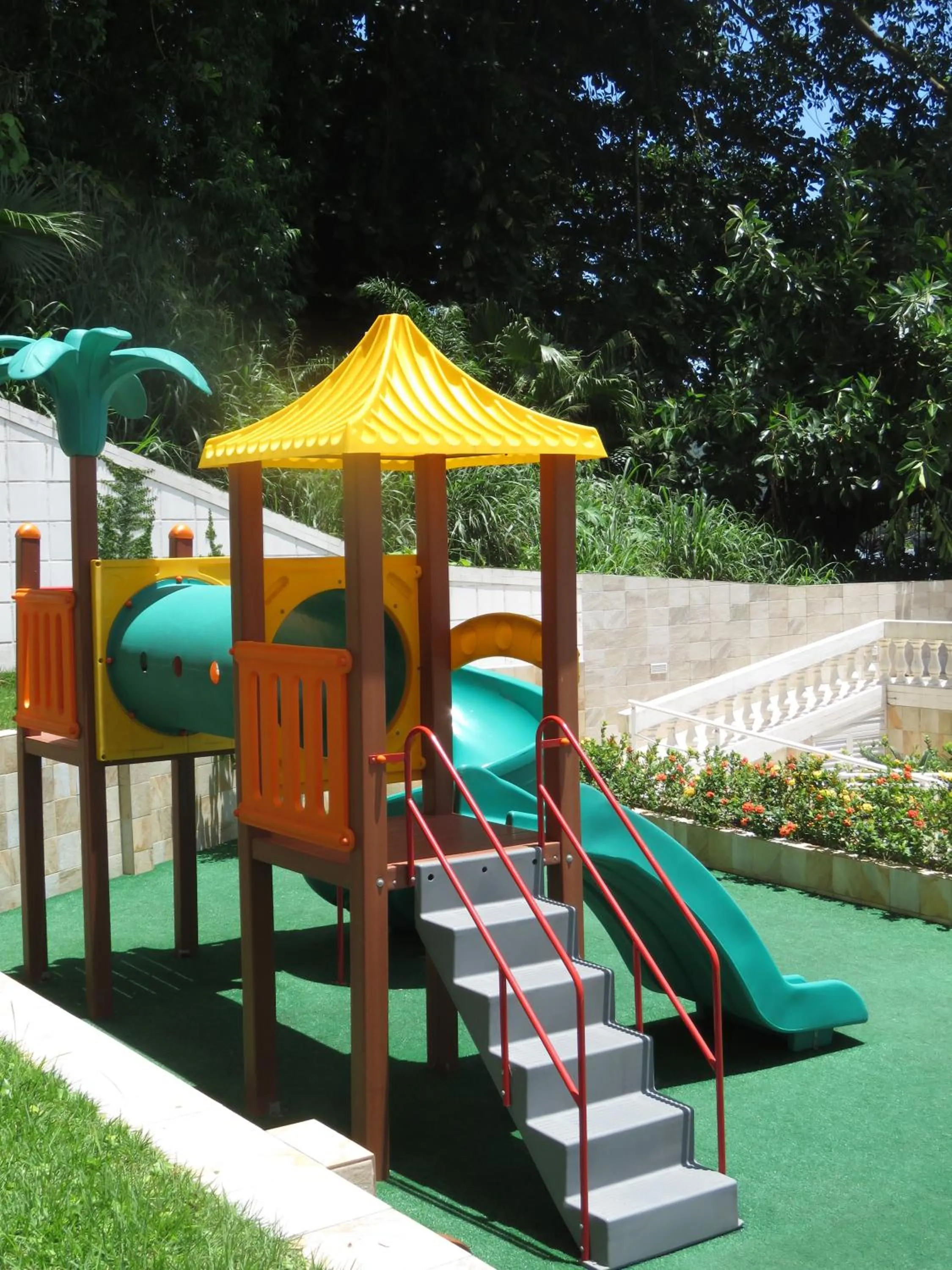 Natural landscape in Ilha Porchat Hotel