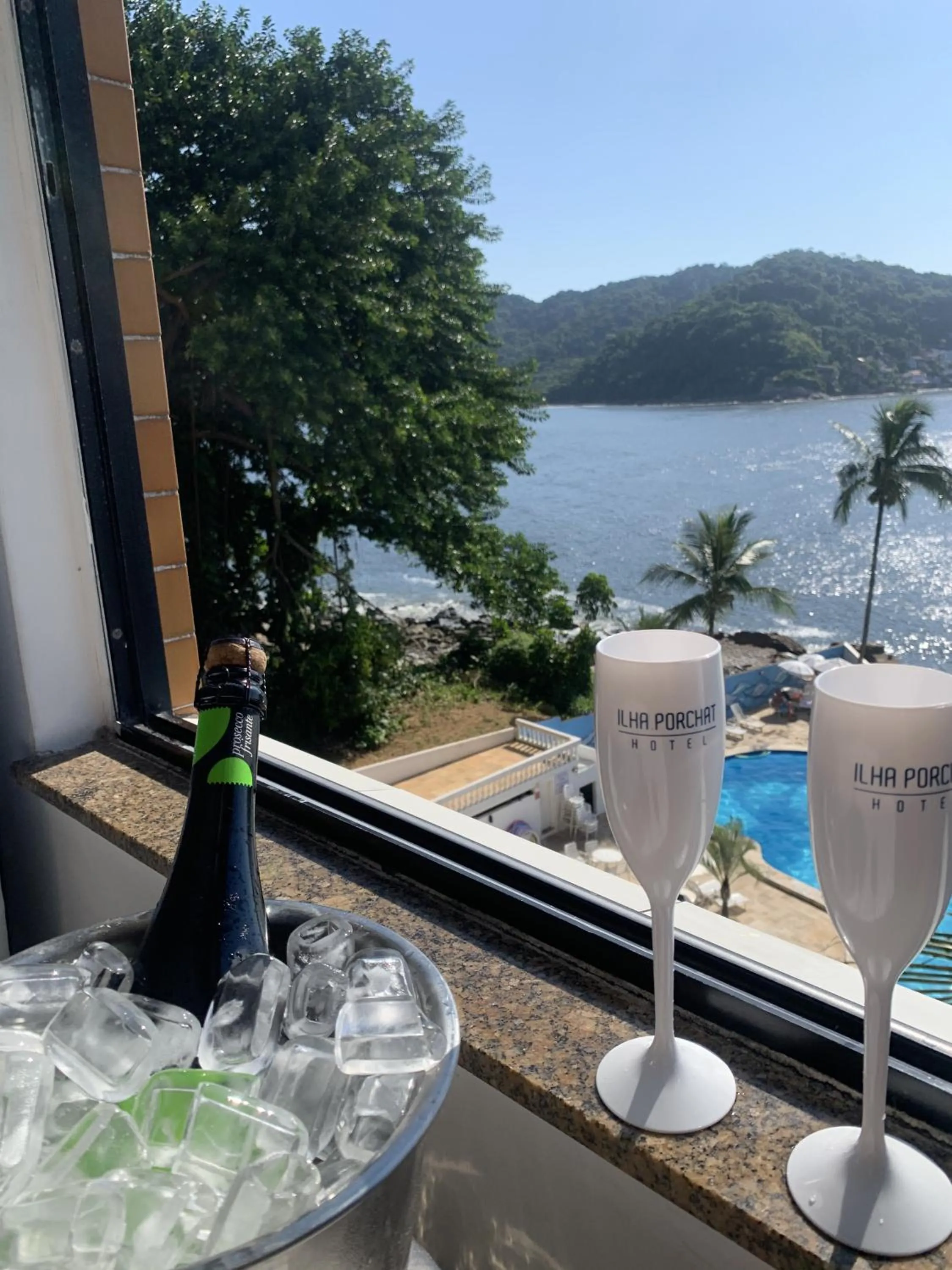Alcoholic drinks in Ilha Porchat Hotel