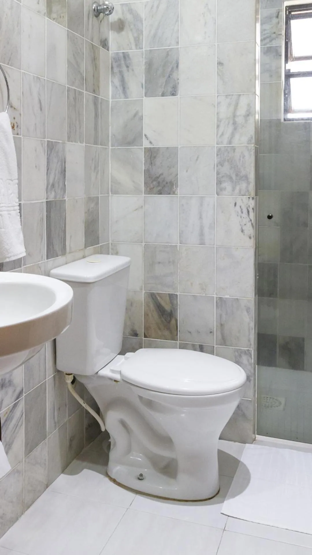 Bathroom in Ilha Porchat Hotel
