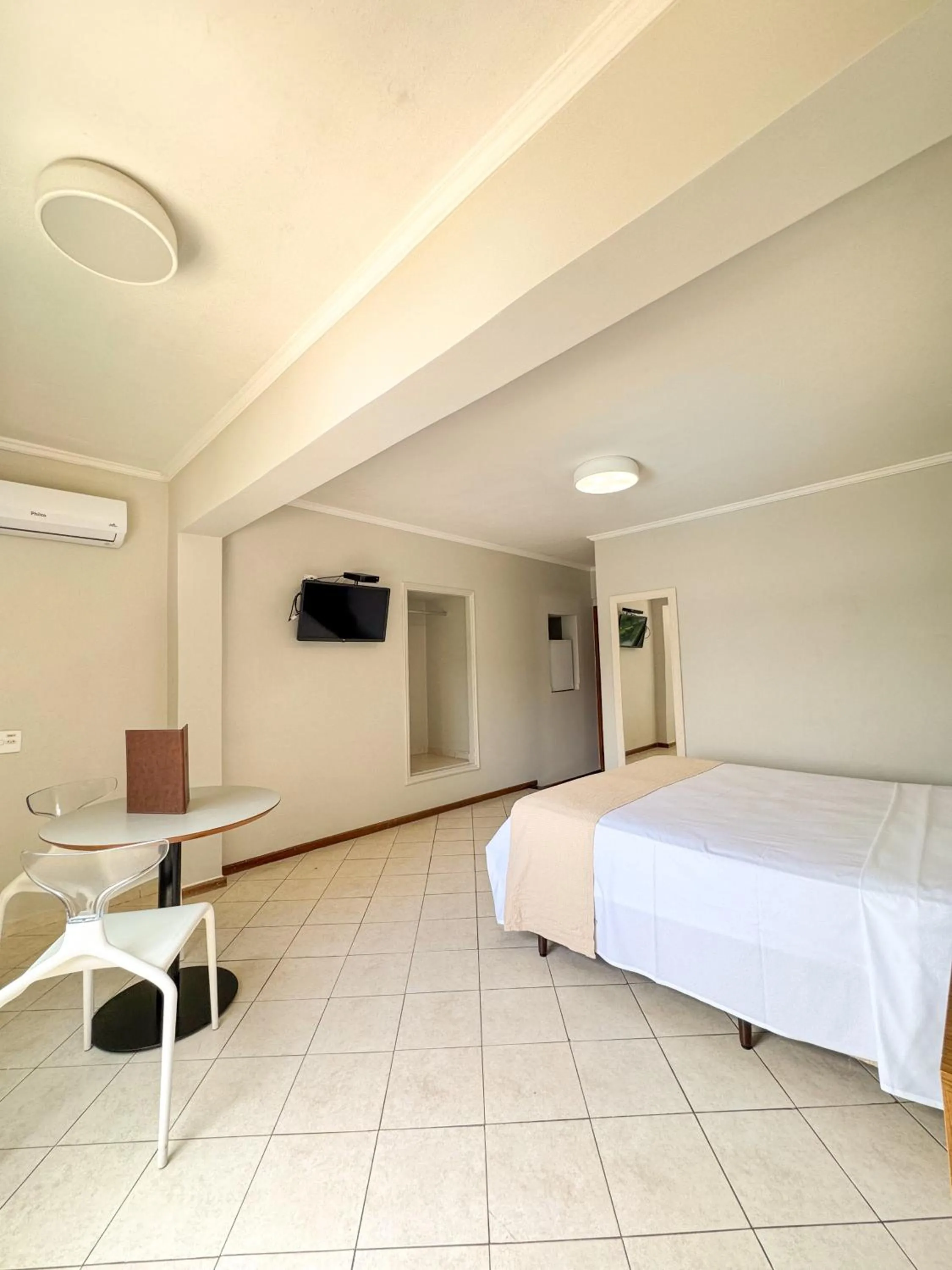 Bedroom, Bed in Ilha Porchat Hotel