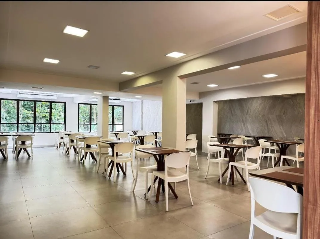 Restaurant/places to eat in Ilha Porchat Hotel