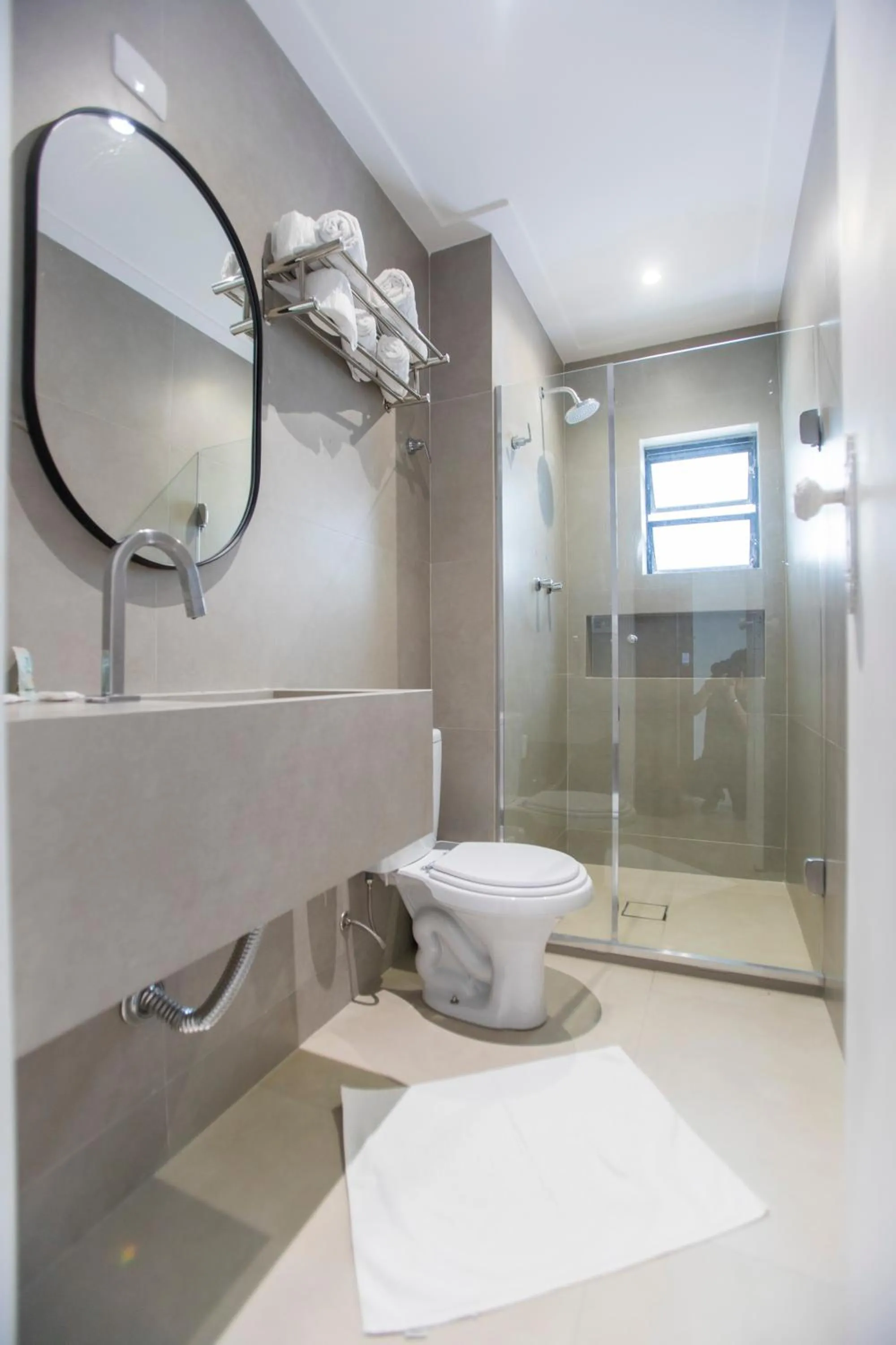 Shower in Ilha Porchat Hotel