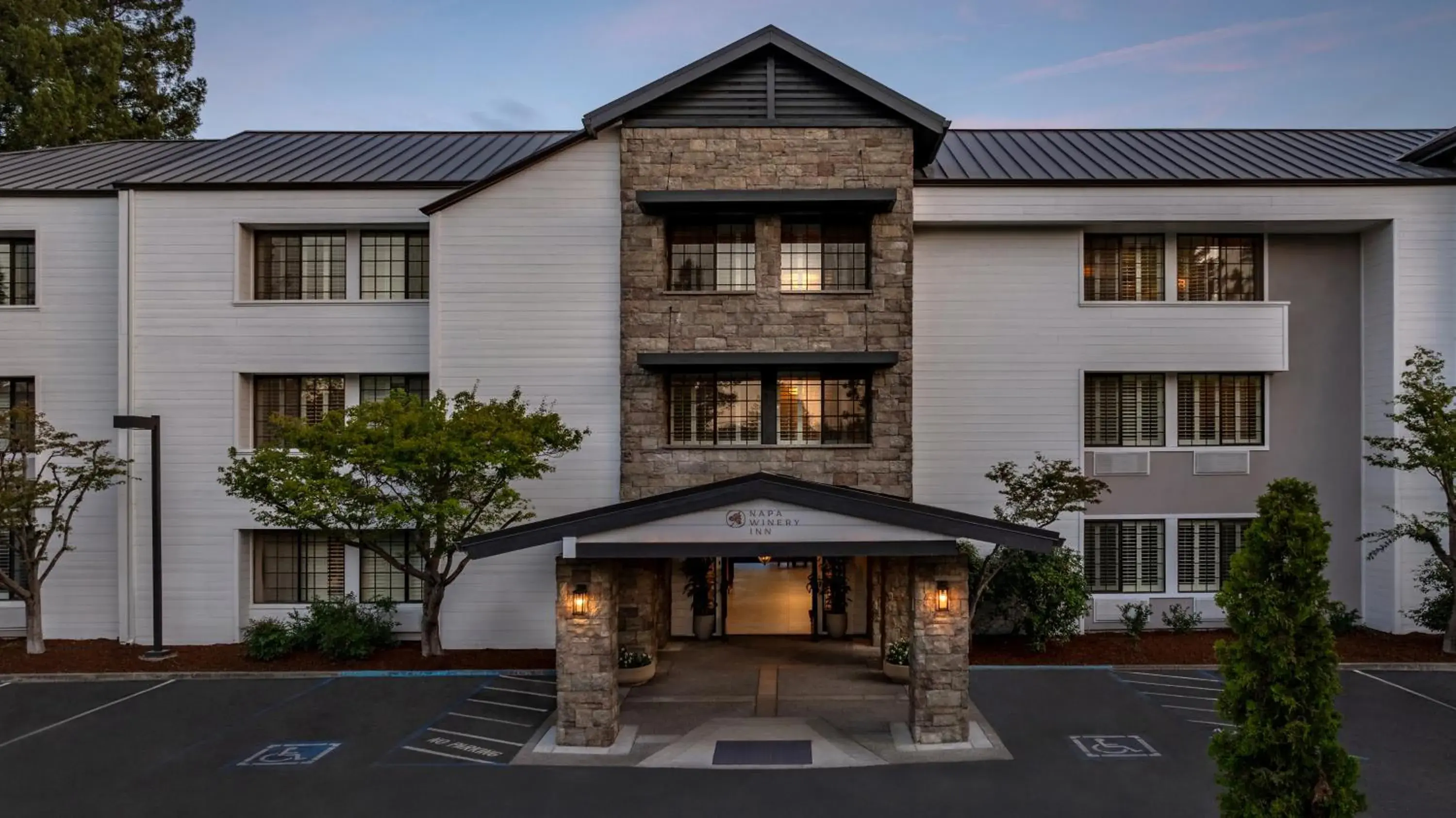 Property building in Napa Winery Inn Property building in Napa Winery Inn