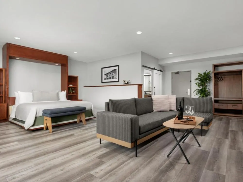 Bedroom, Bed in Napa Winery Inn