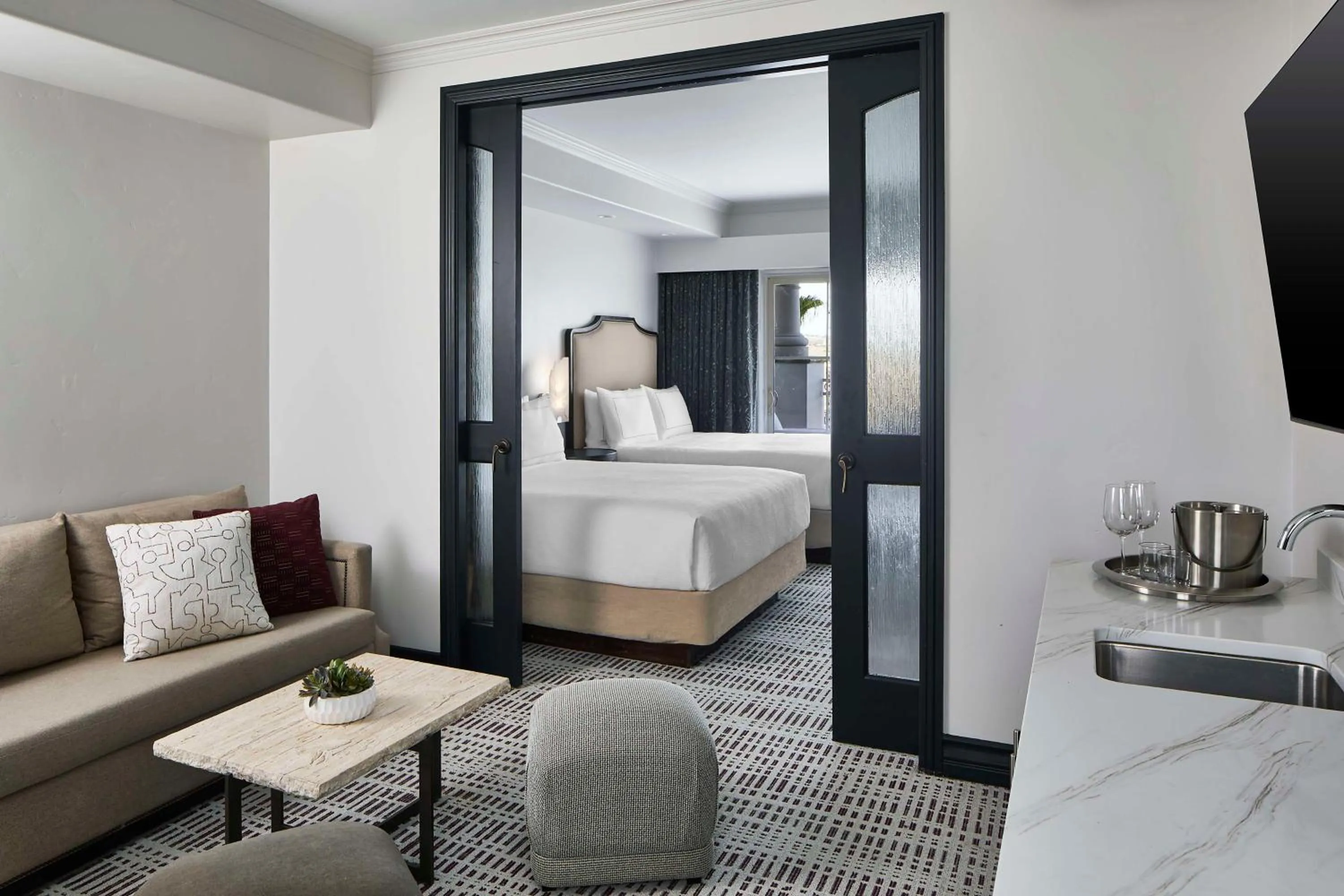 Bed in Bellasera Hotel & Suites Paso Robles, Tapestry by Hilton